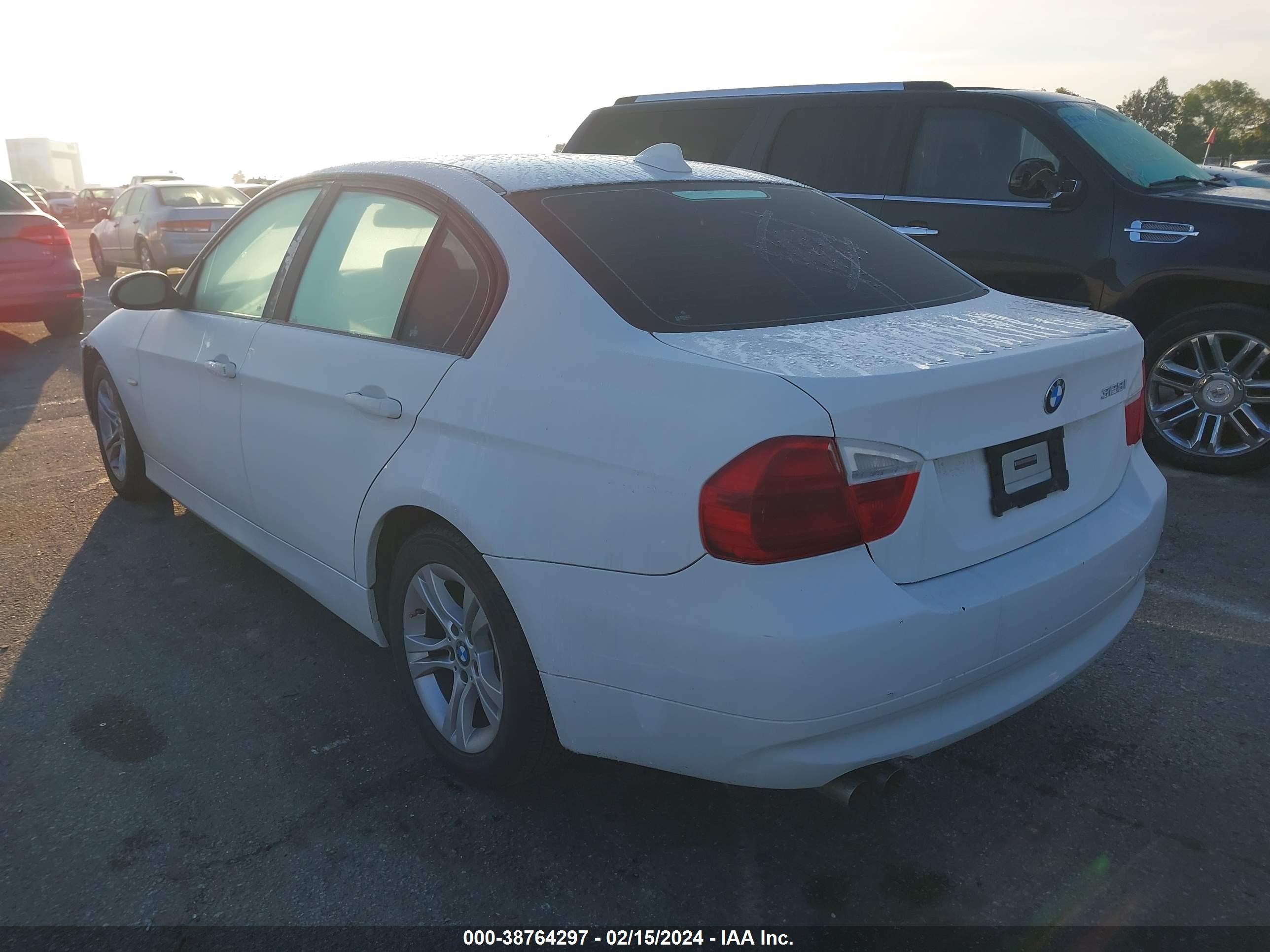 Photo 2 VIN: WBAVC57568NK77744 - BMW 3ER 