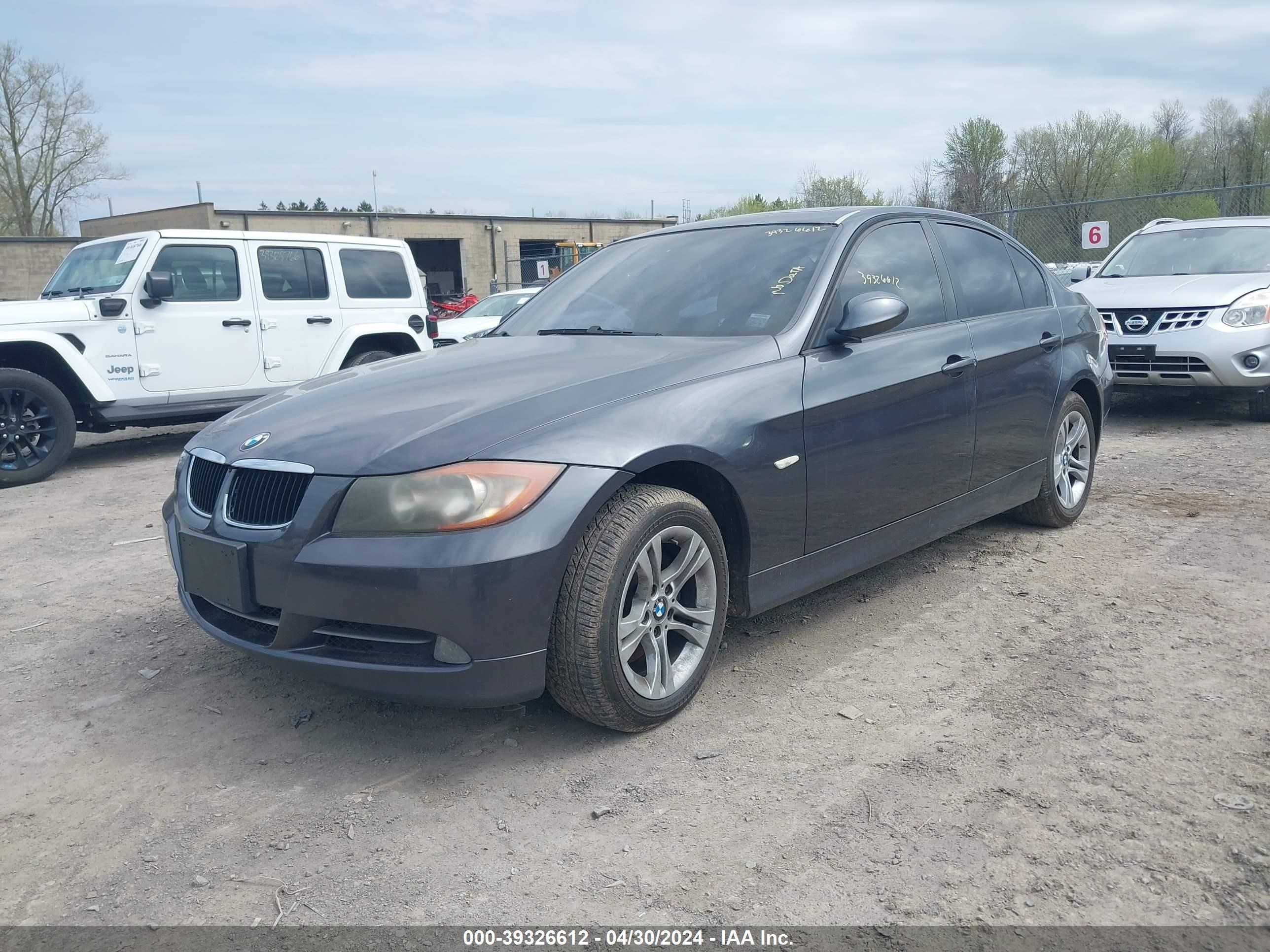 Photo 1 VIN: WBAVC57588NK77843 - BMW 3ER 