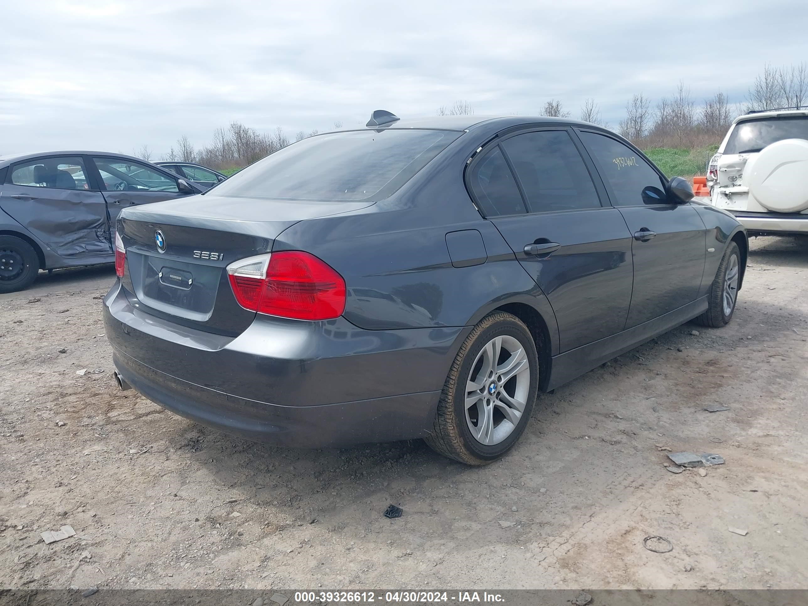 Photo 3 VIN: WBAVC57588NK77843 - BMW 3ER 