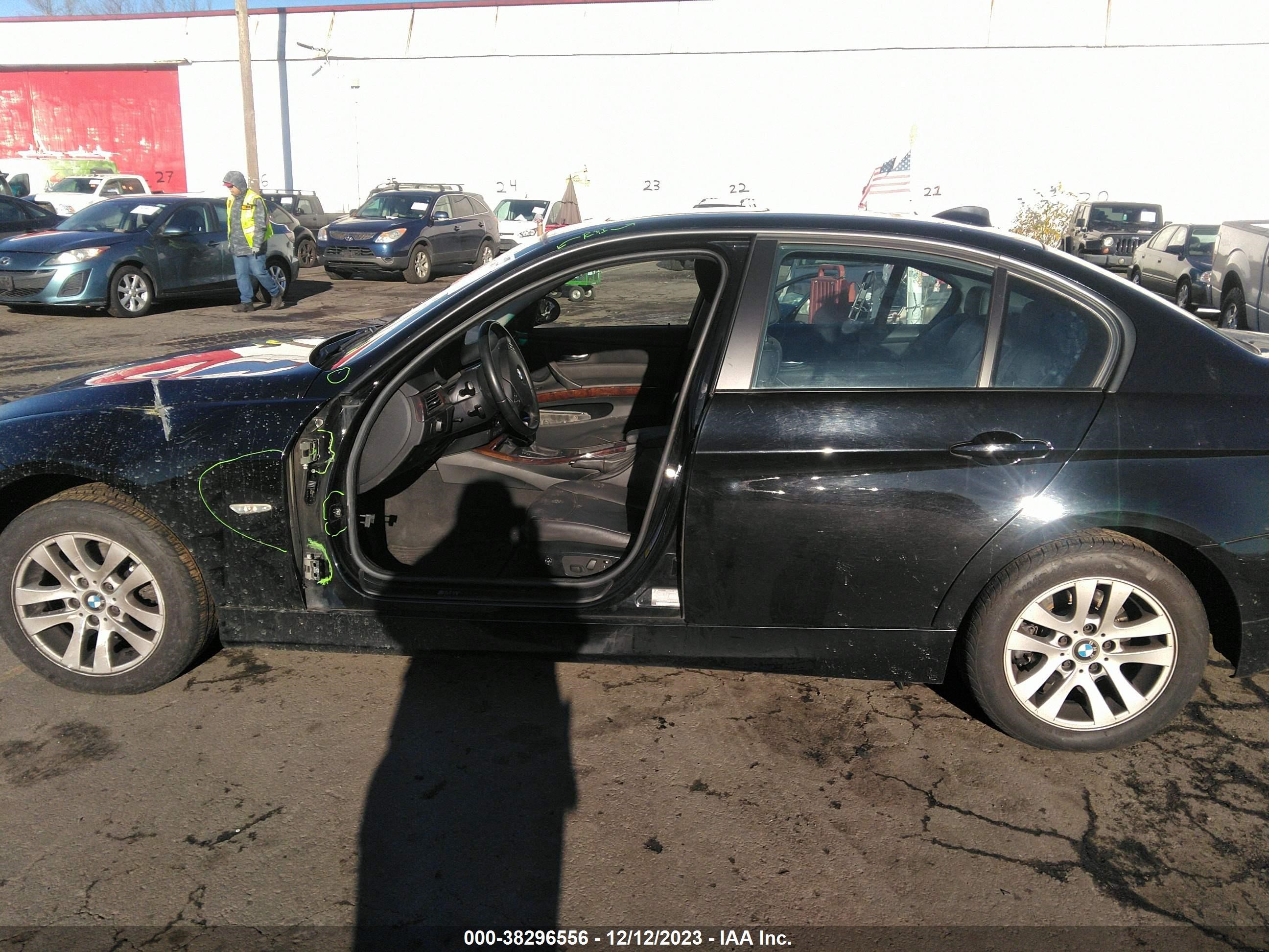 Photo 14 VIN: WBAVC73507KP30922 - BMW 3ER 