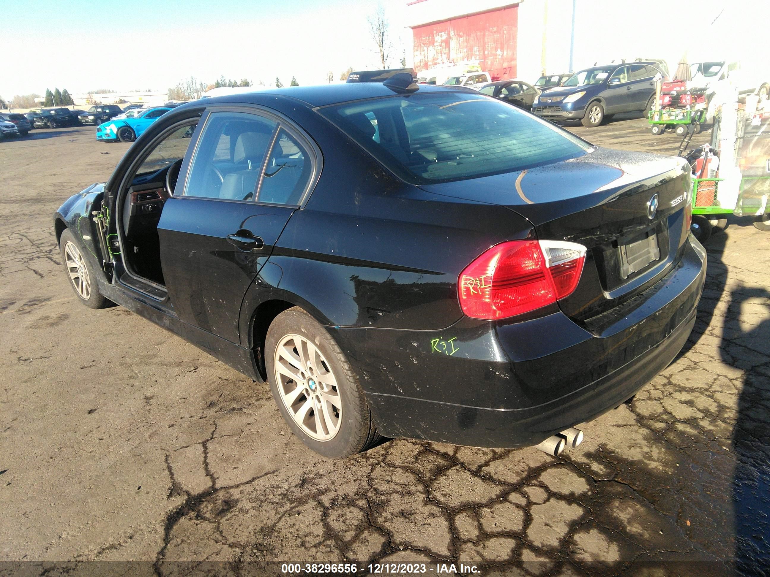 Photo 2 VIN: WBAVC73507KP30922 - BMW 3ER 