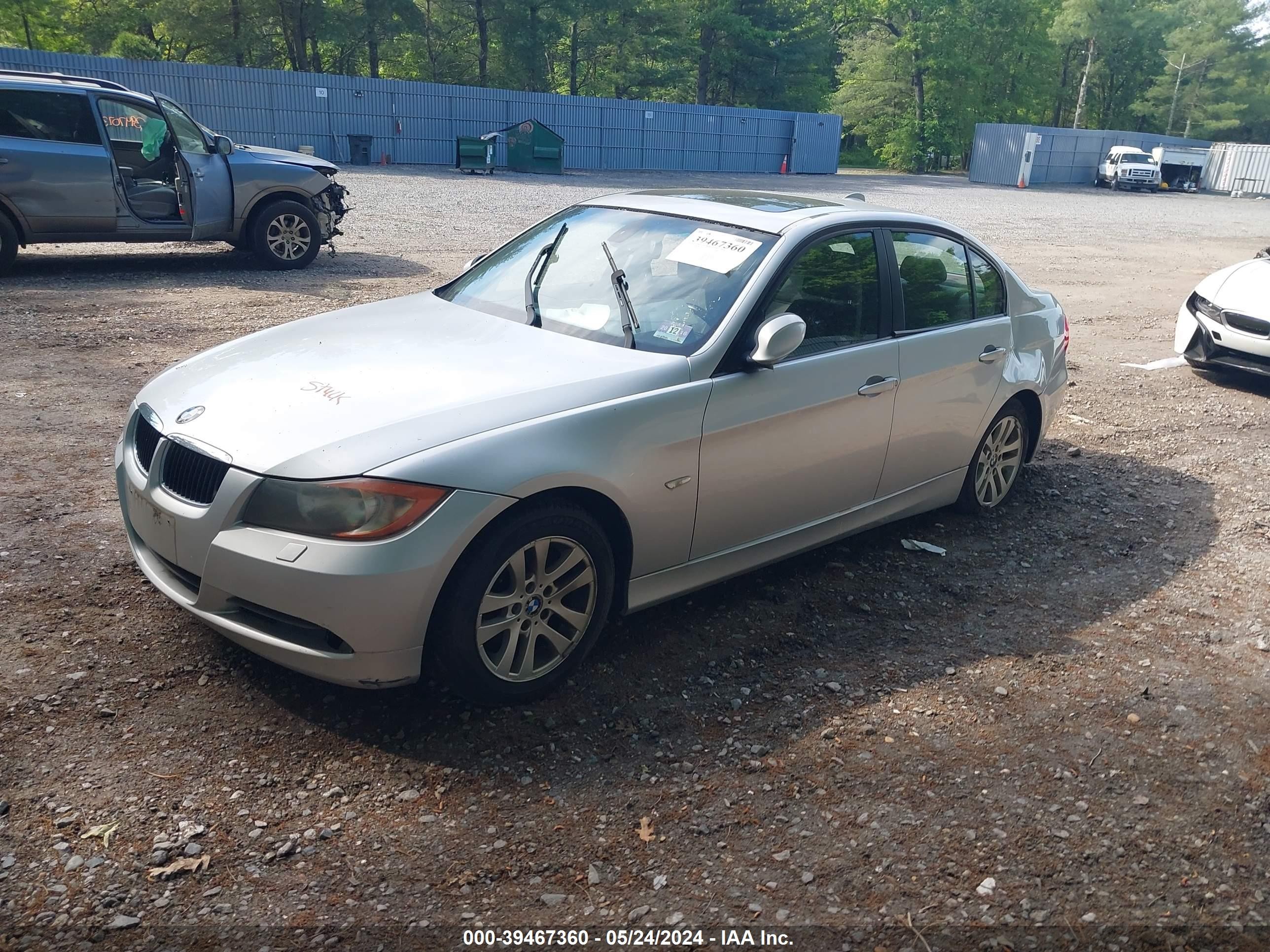 Photo 1 VIN: WBAVC73507KP32640 - BMW 3ER 