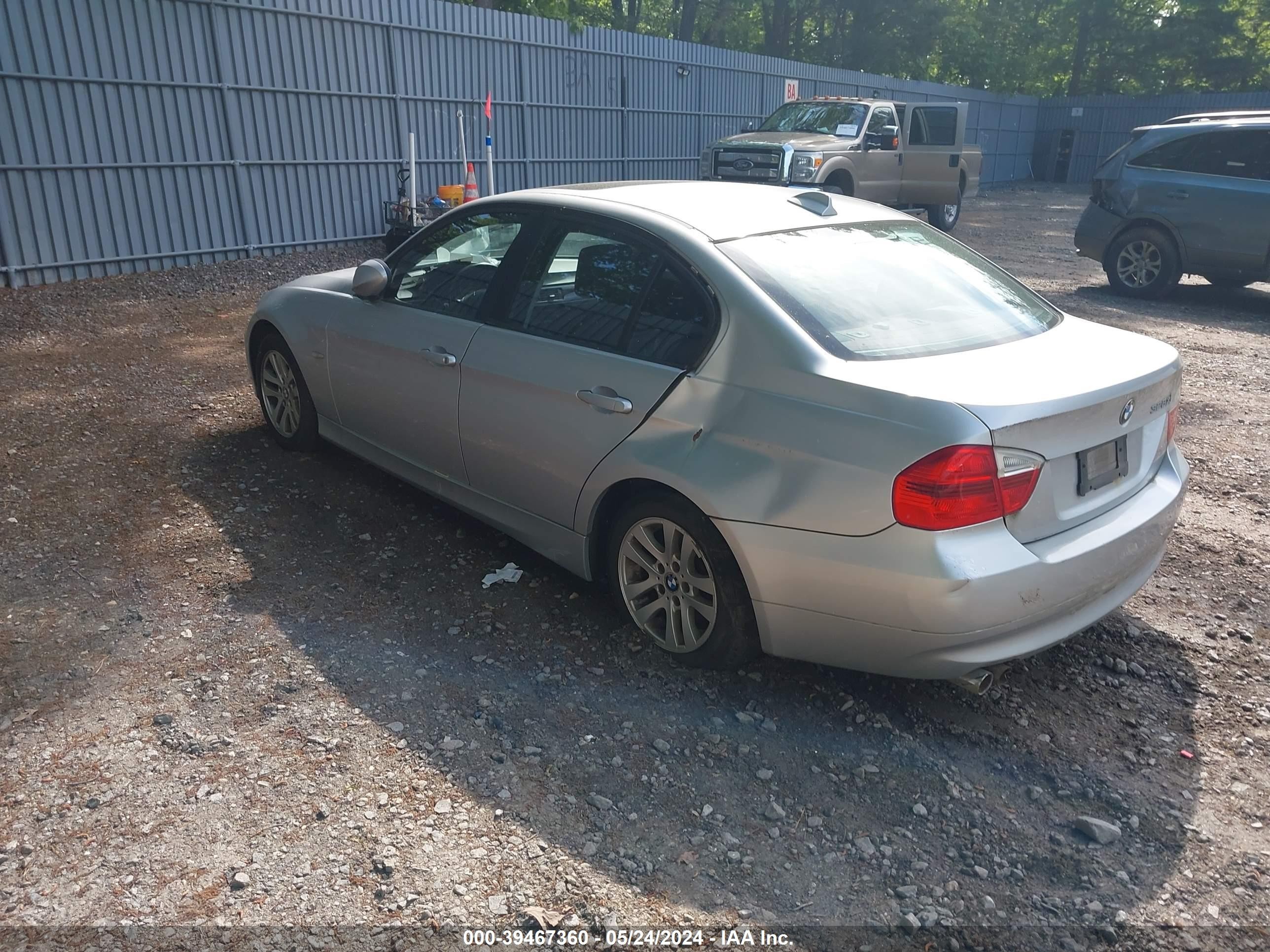 Photo 2 VIN: WBAVC73507KP32640 - BMW 3ER 