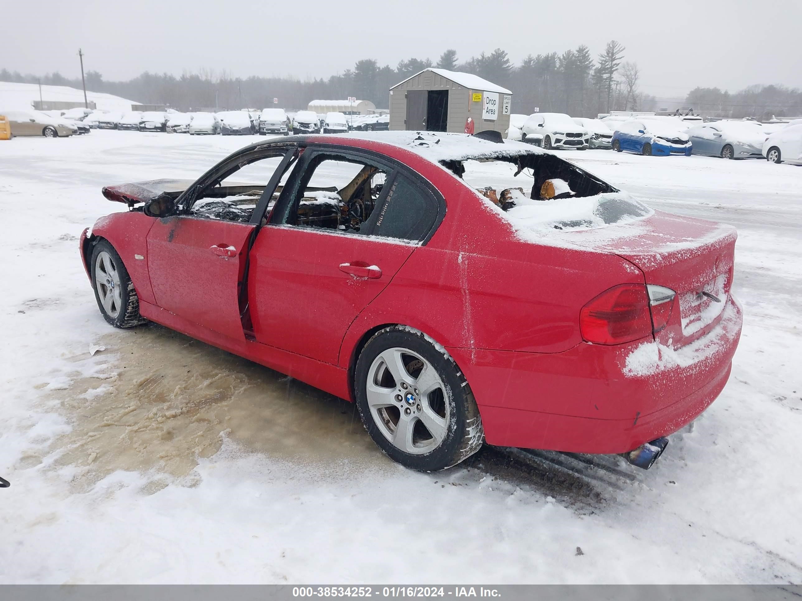 Photo 2 VIN: WBAVC73527KP31814 - BMW 3ER 