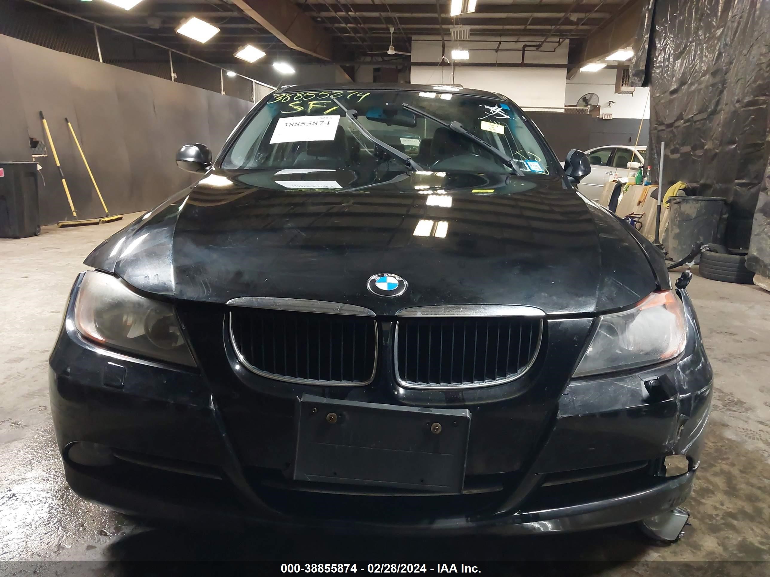 Photo 11 VIN: WBAVC73527KP35538 - BMW 3ER 