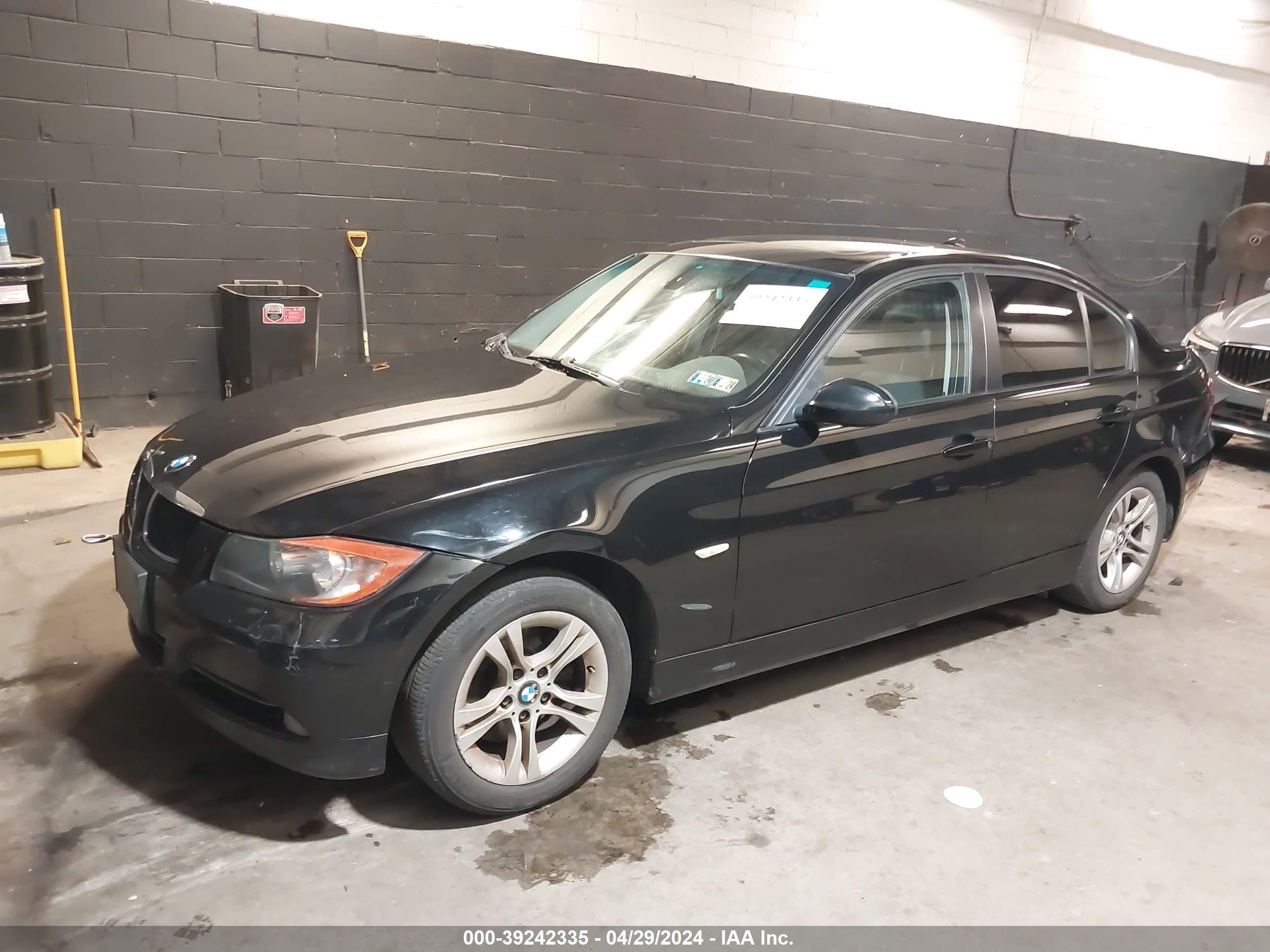 Photo 1 VIN: WBAVC73558KX92186 - BMW 3ER 