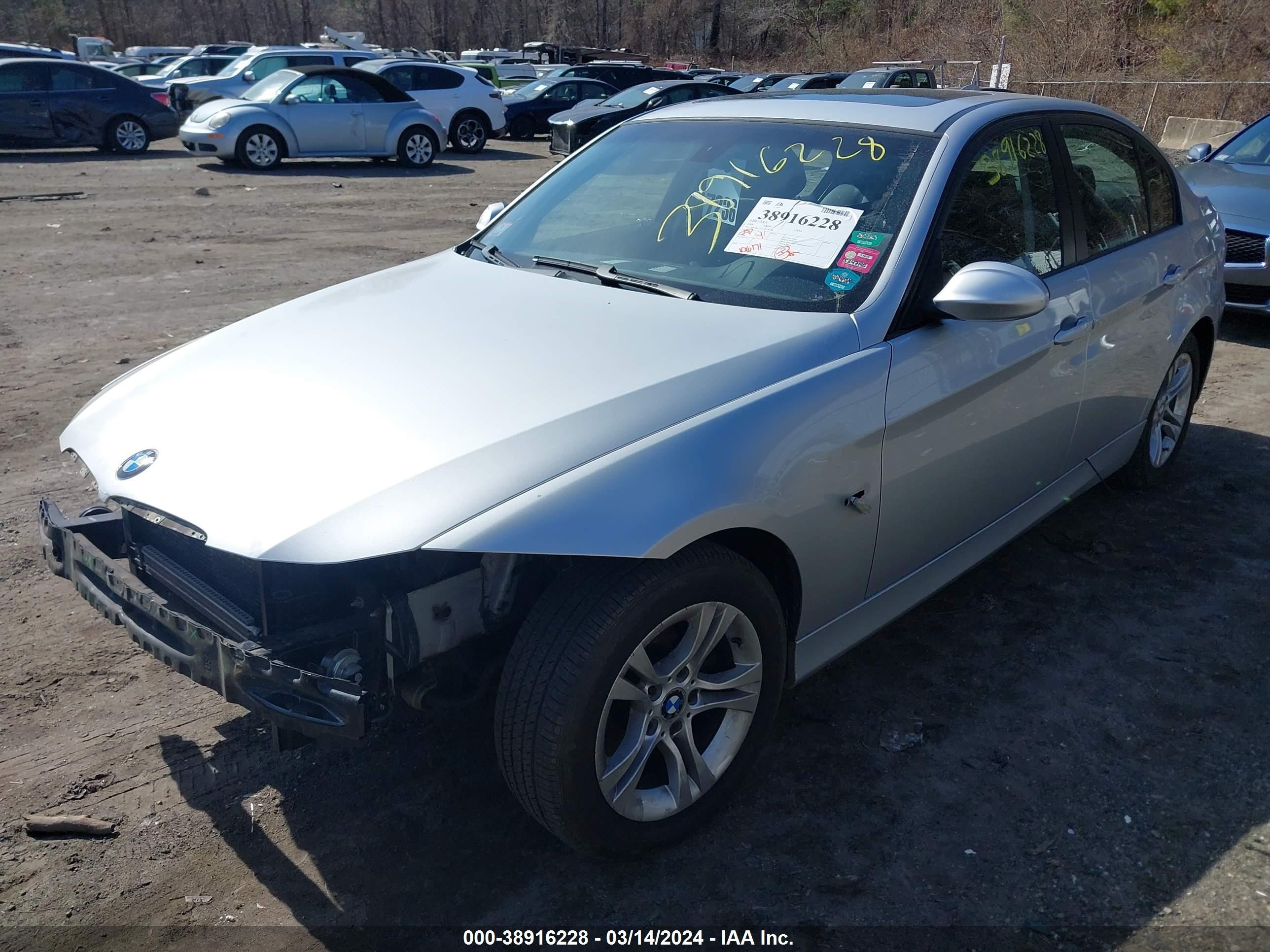 Photo 1 VIN: WBAVC73558KX92298 - BMW 3ER 