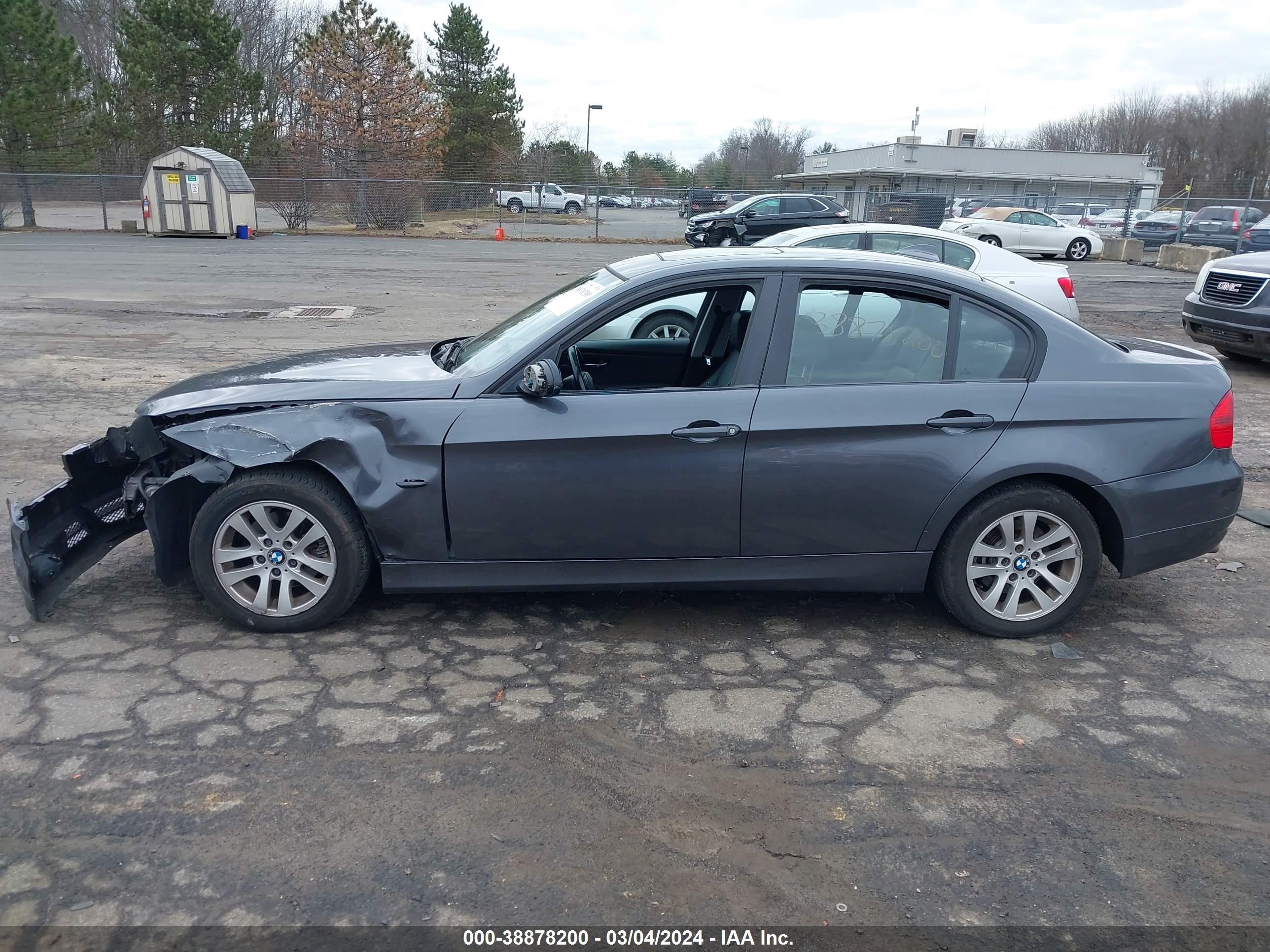 Photo 14 VIN: WBAVC73567KP31623 - BMW 3ER 