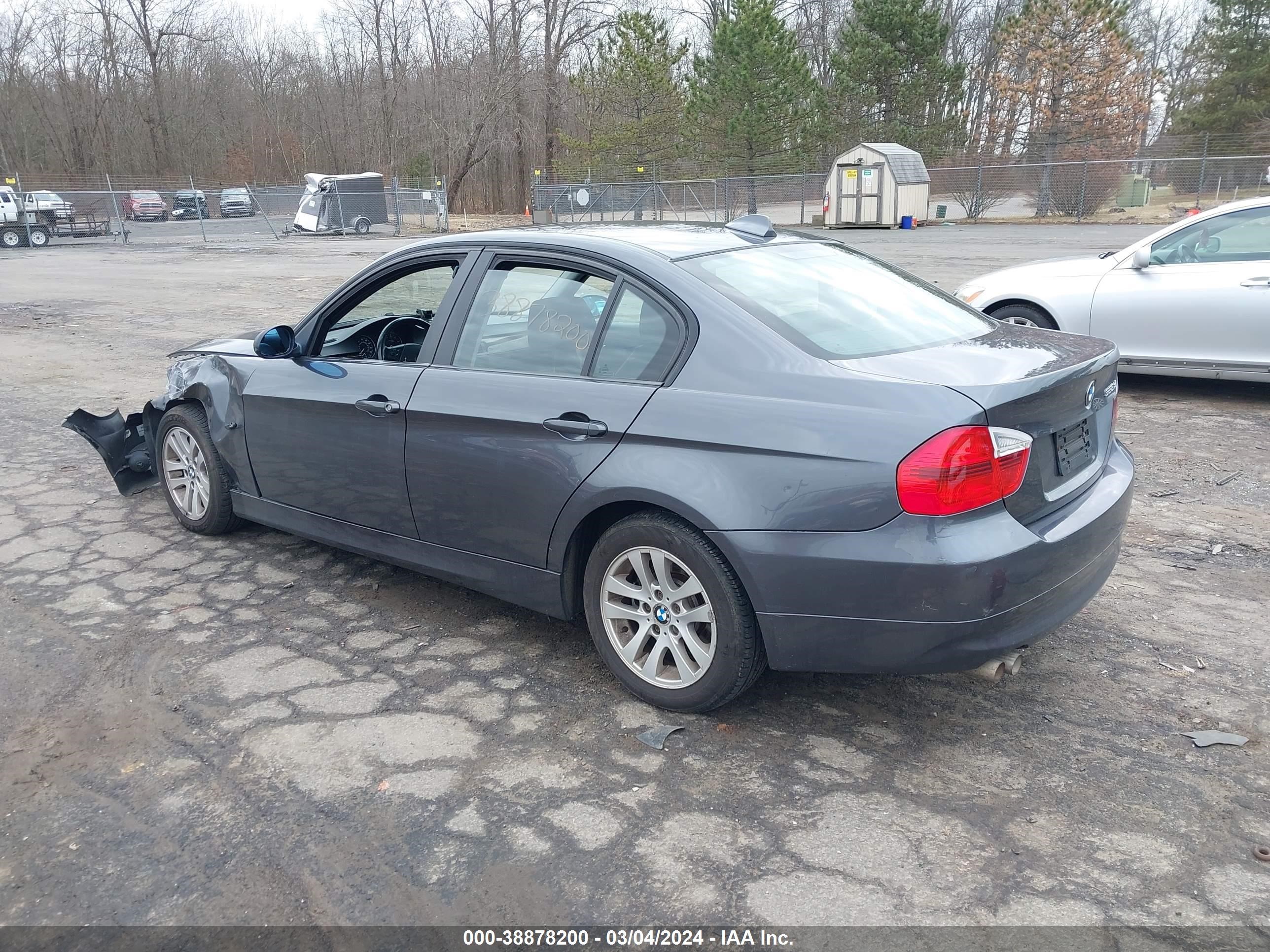 Photo 2 VIN: WBAVC73567KP31623 - BMW 3ER 