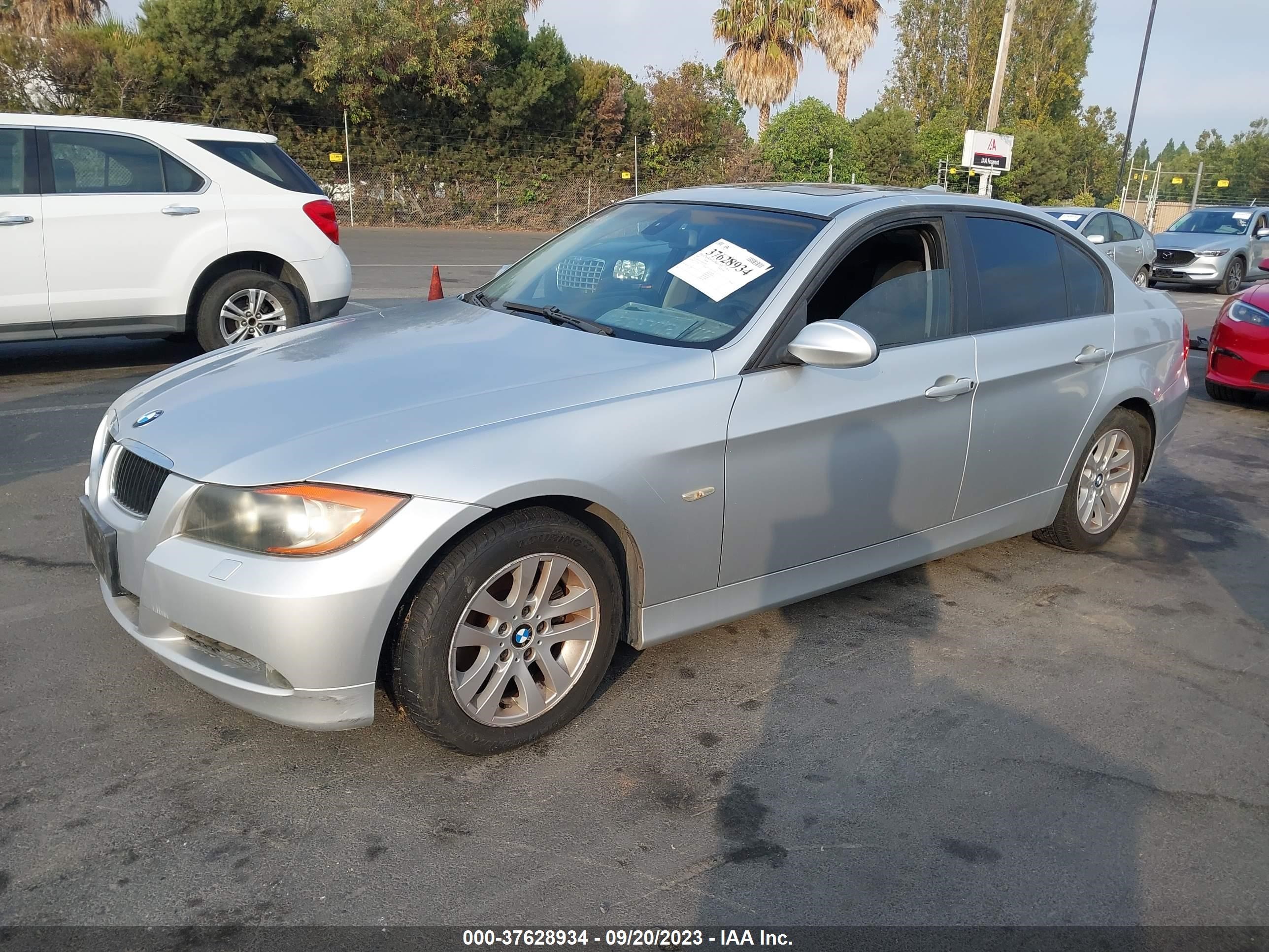 Photo 1 VIN: WBAVC73567KP33999 - BMW 3ER 