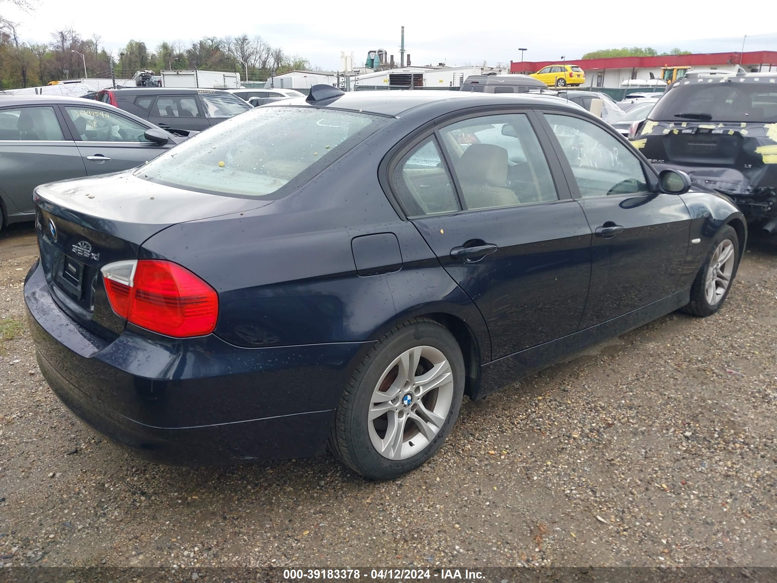 Photo 3 VIN: WBAVC73568KX90494 - BMW 3ER 