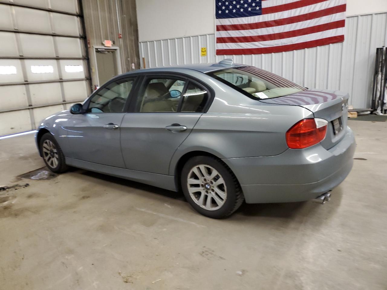 Photo 1 VIN: WBAVC73577KP34658 - BMW 3ER 