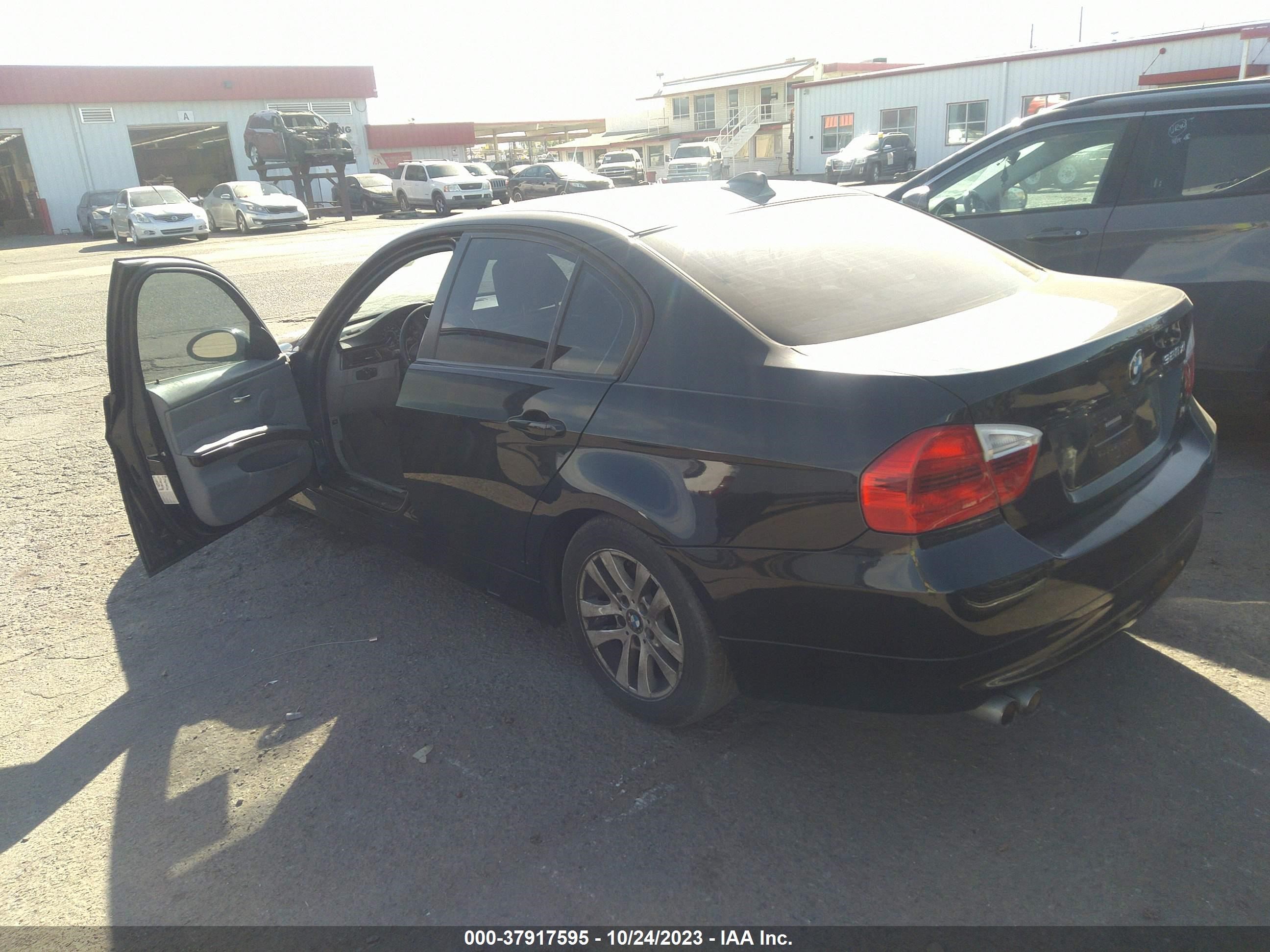 Photo 2 VIN: WBAVC73587KP33194 - BMW 3 SERIES 