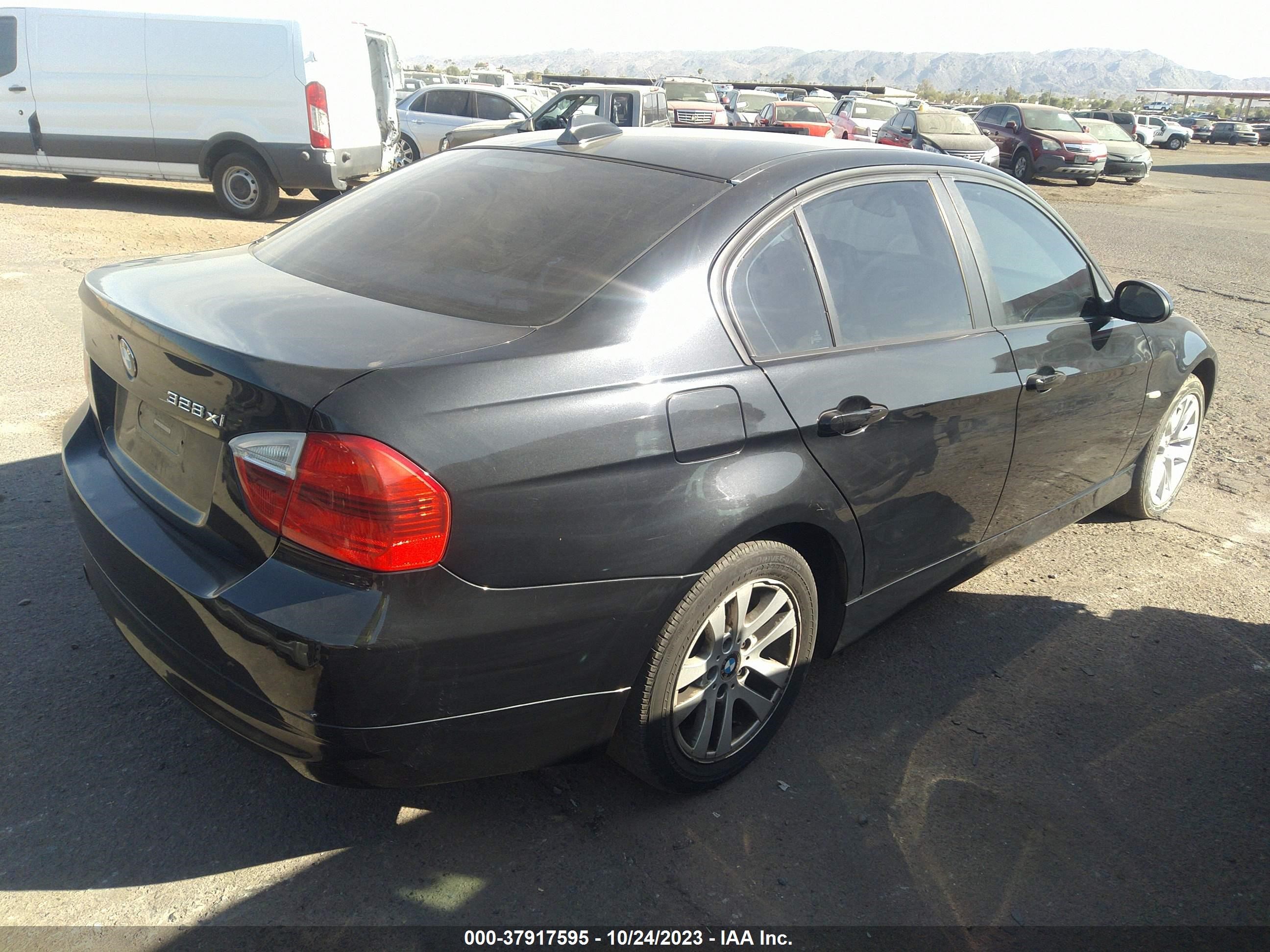 Photo 3 VIN: WBAVC73587KP33194 - BMW 3 SERIES 