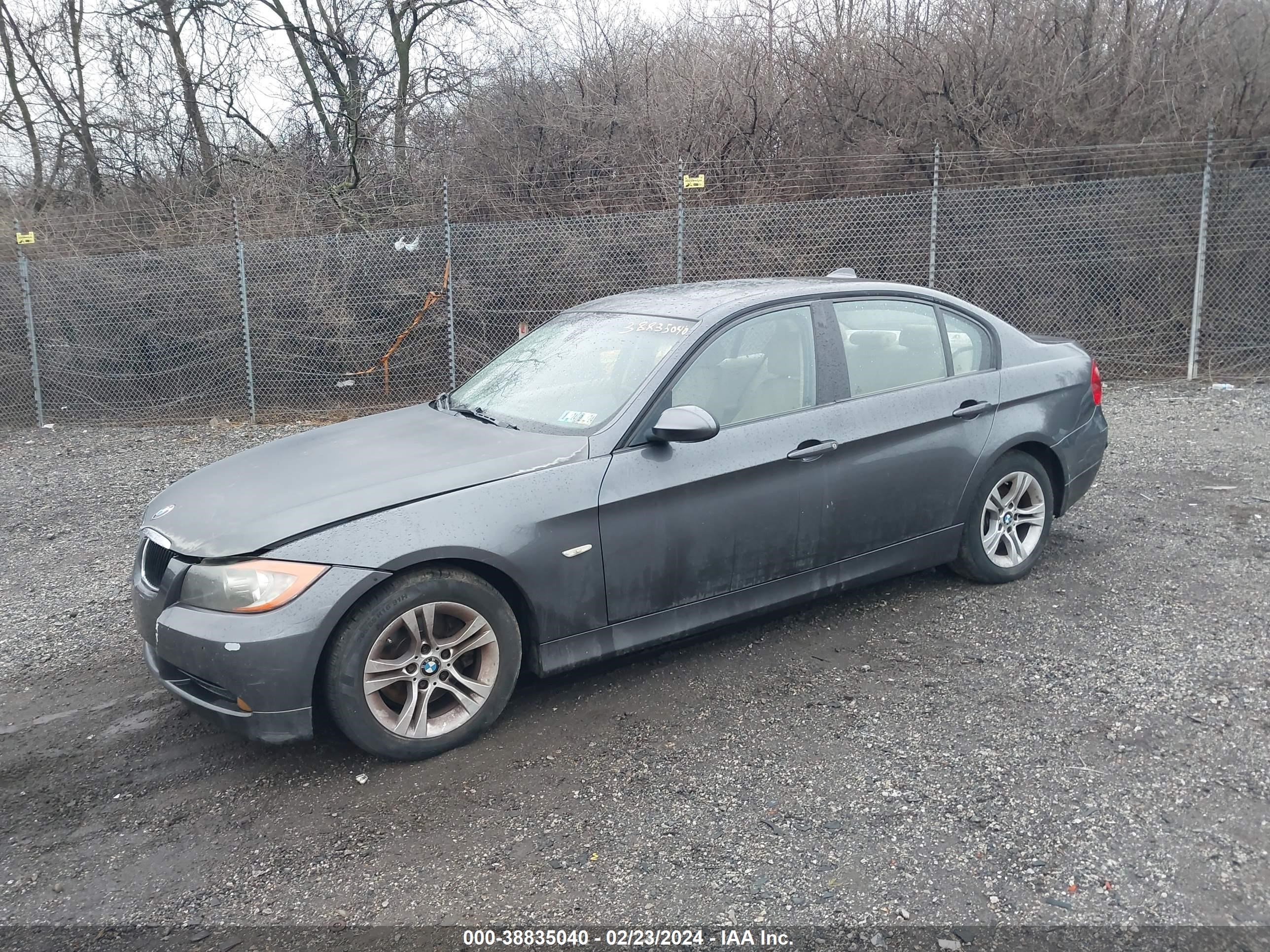 Photo 1 VIN: WBAVC73598KX92921 - BMW 3ER 