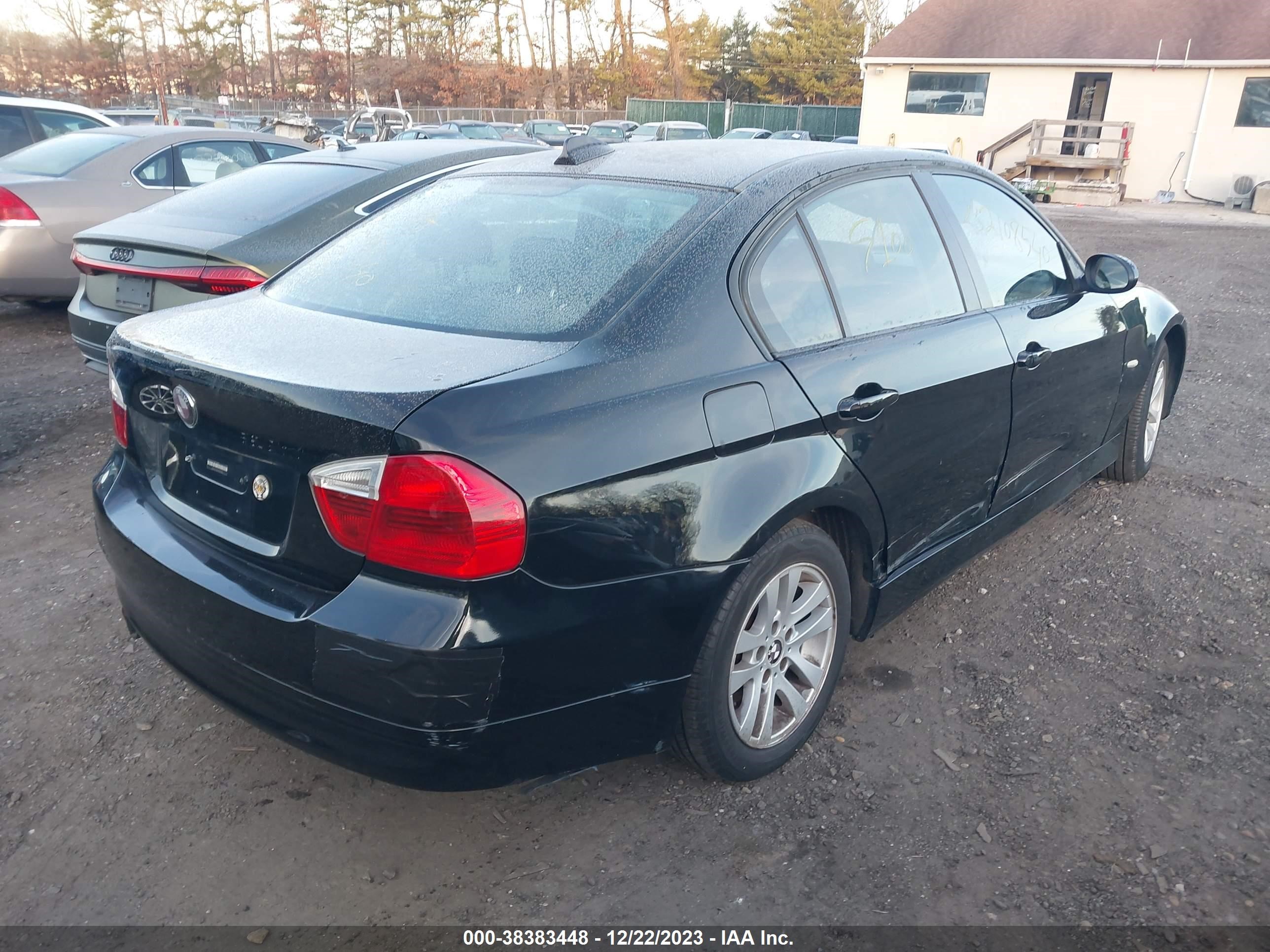 Photo 3 VIN: WBAVC735X7KP31026 - BMW 3ER 