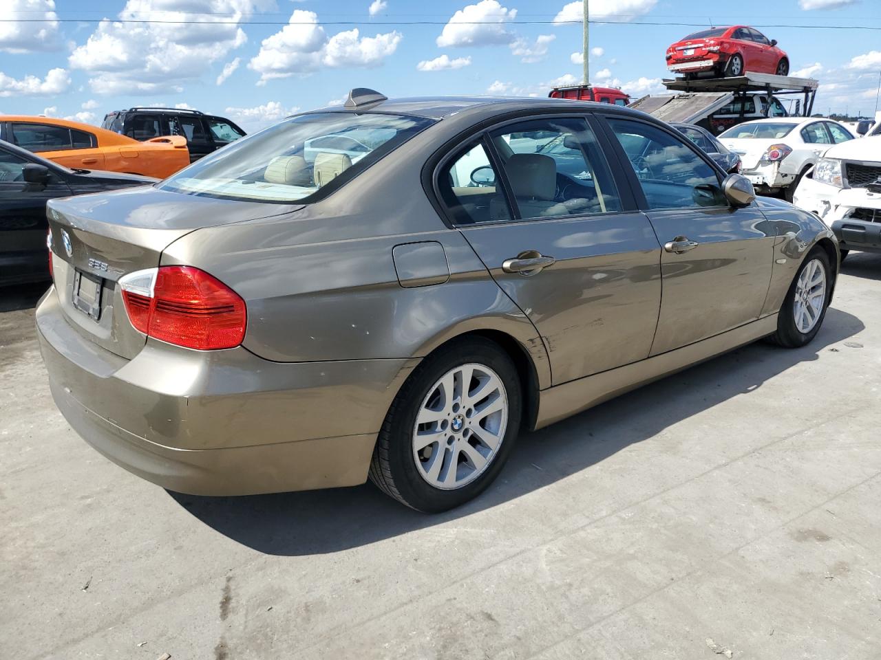 Photo 2 VIN: WBAVC735X7KP32502 - BMW 3ER 