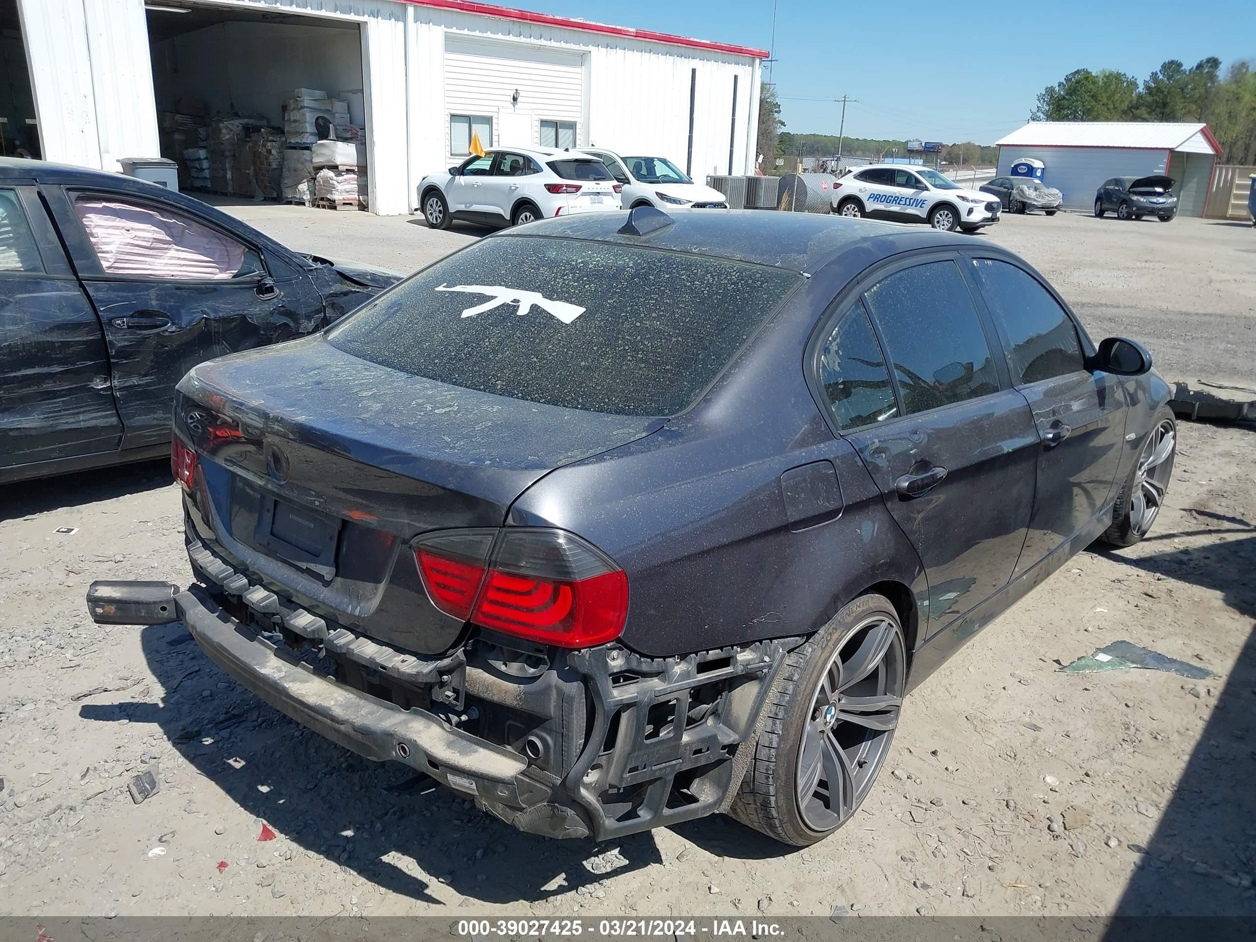 Photo 3 VIN: WBAVC735X8KP38771 - BMW 3ER 