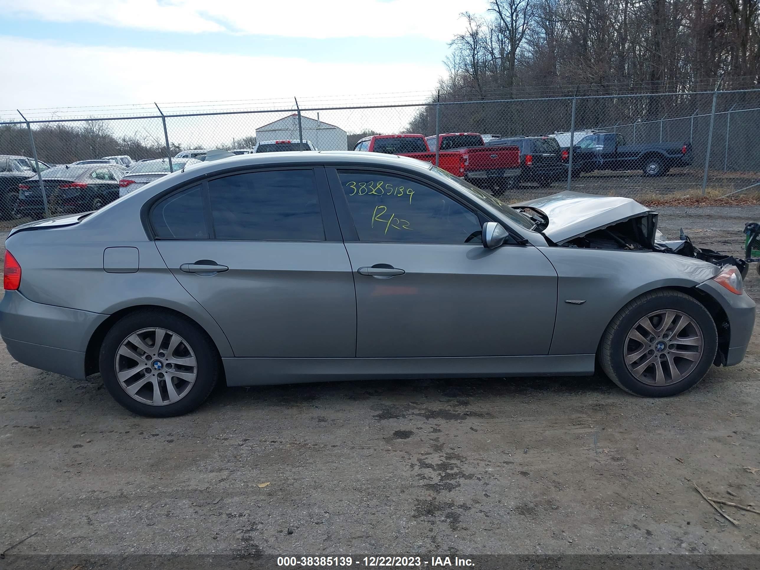 Photo 12 VIN: WBAVC93527KX61634 - BMW 3ER 