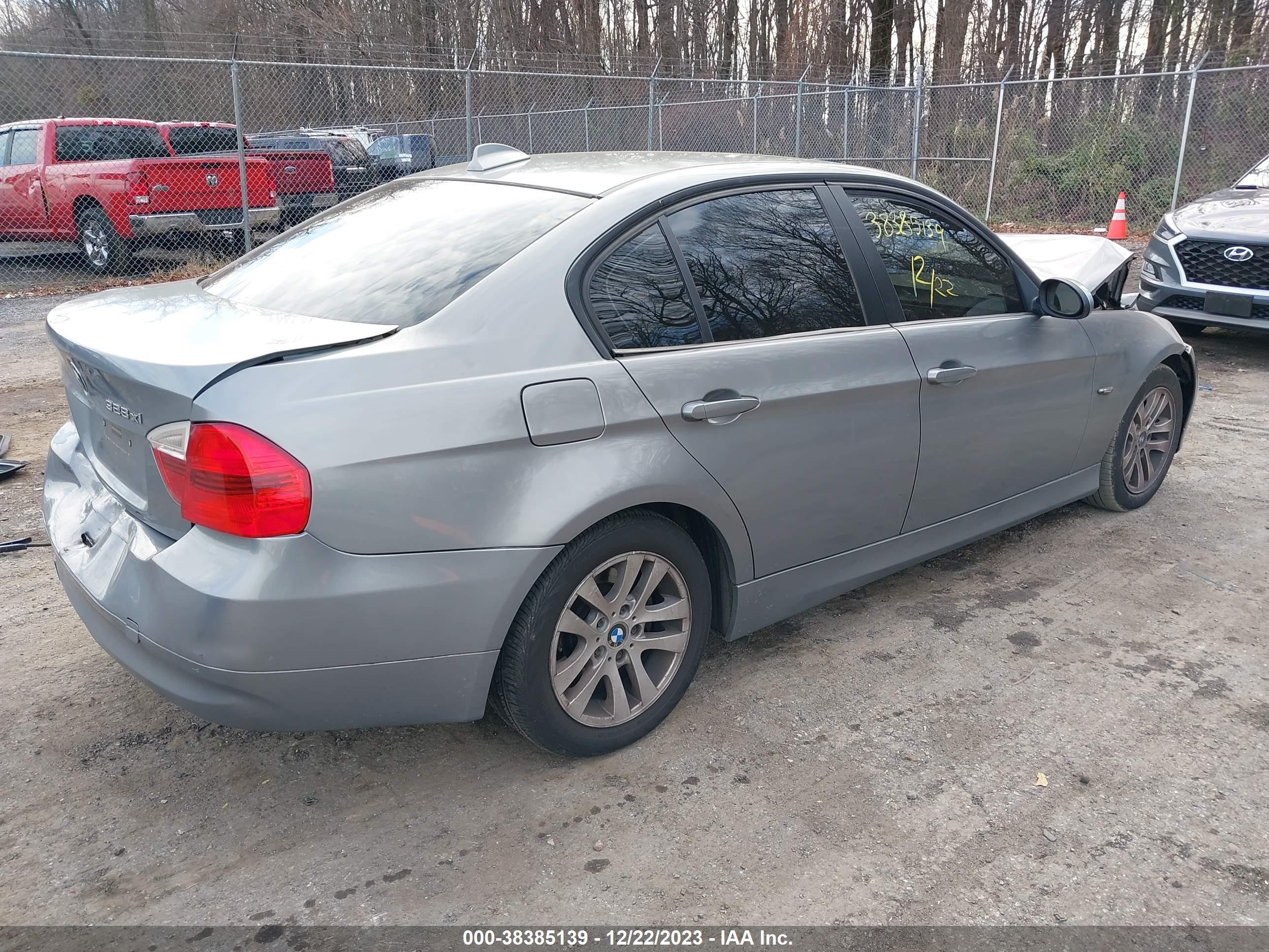 Photo 3 VIN: WBAVC93527KX61634 - BMW 3ER 