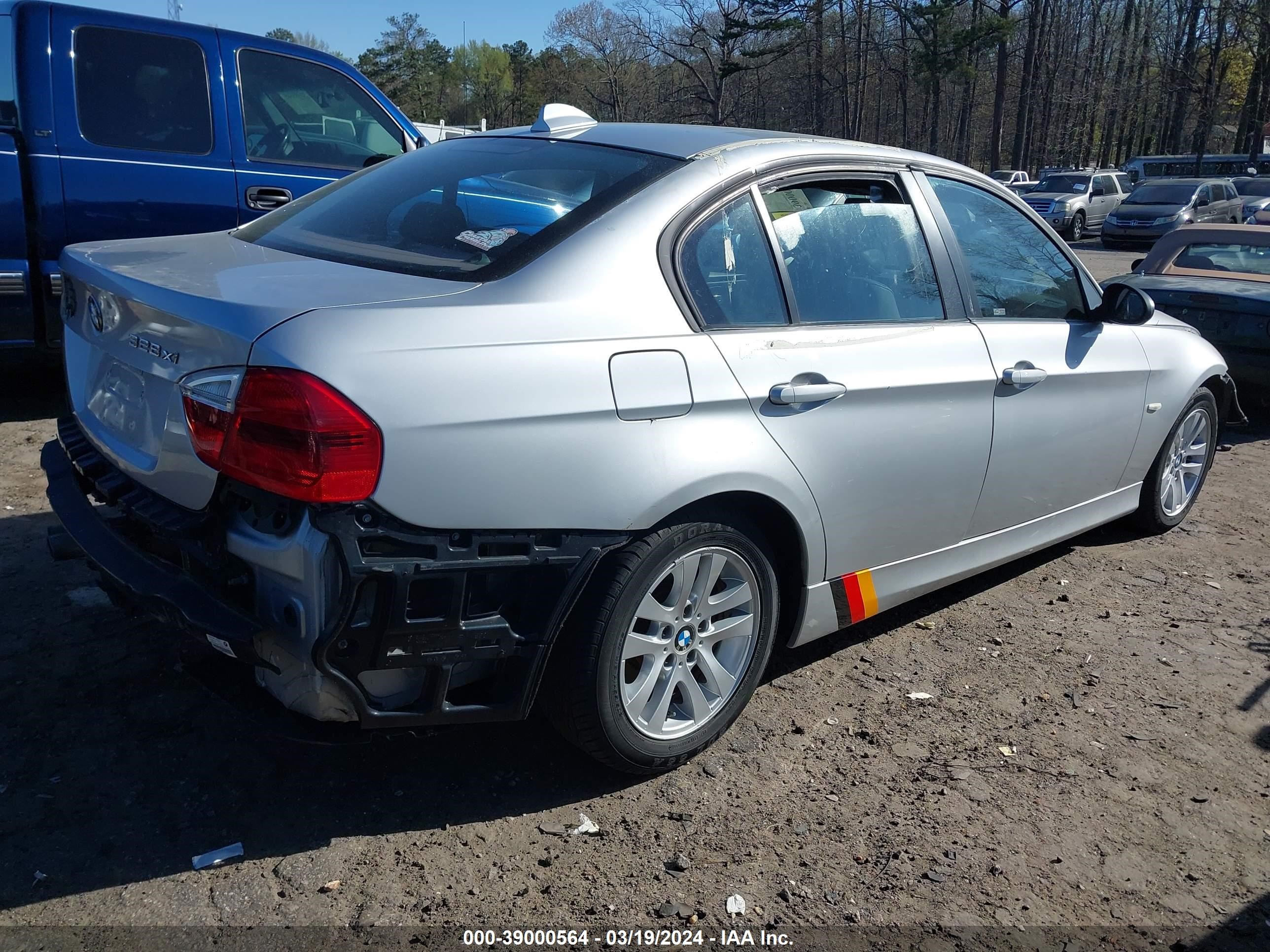 Photo 3 VIN: WBAVC93547K030395 - BMW 3ER 