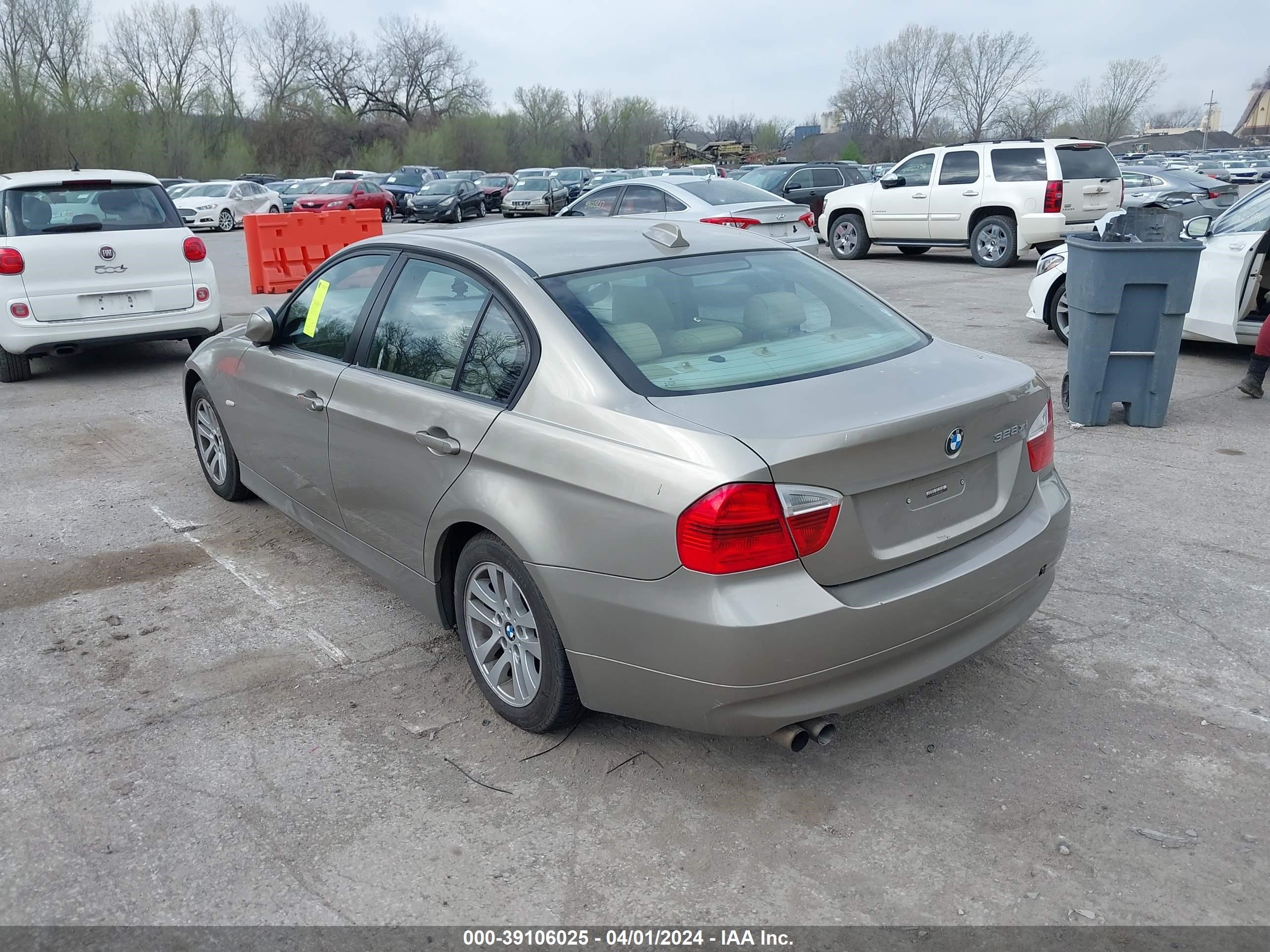 Photo 2 VIN: WBAVC93557K031068 - BMW 3ER 