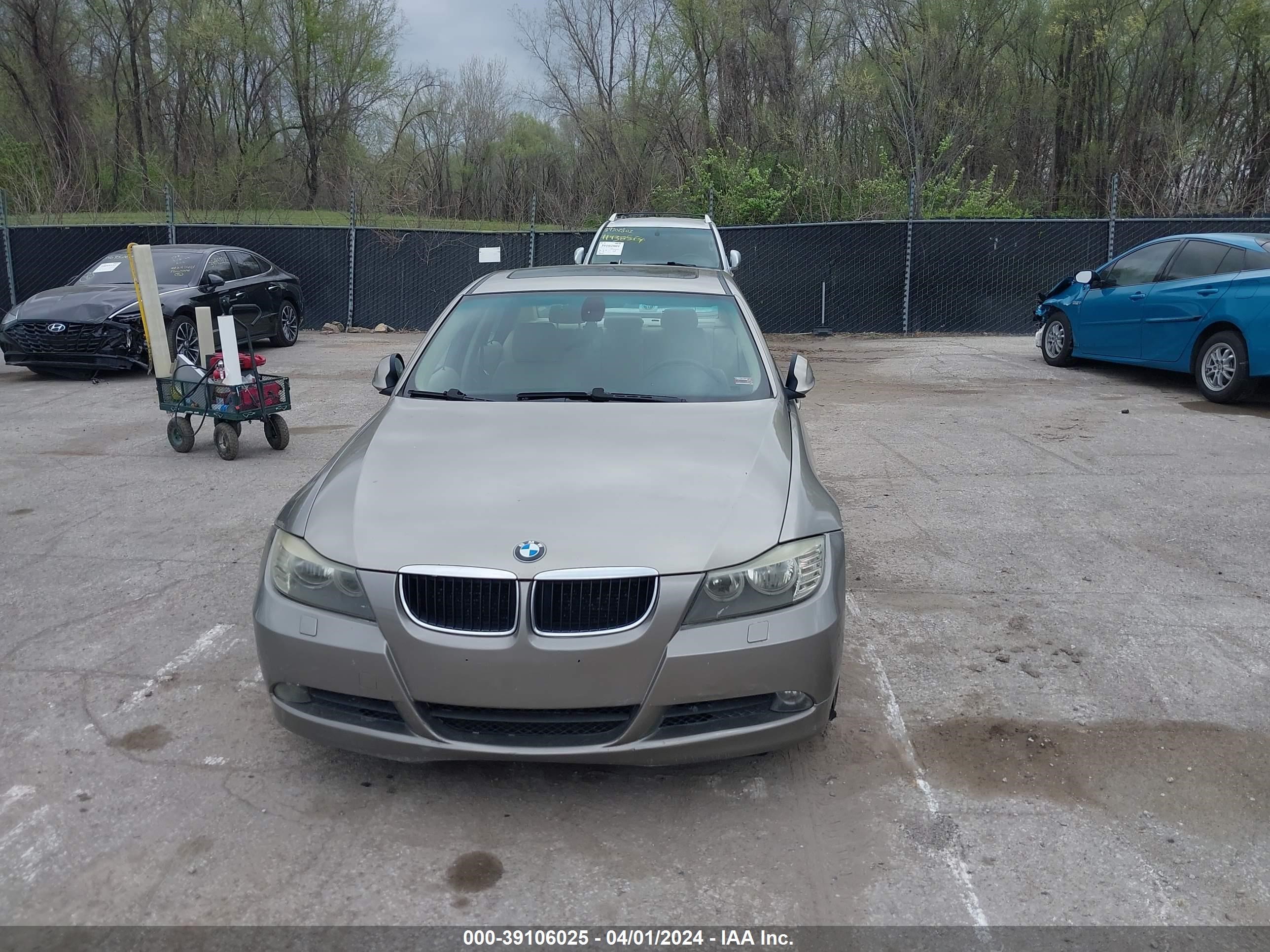 Photo 5 VIN: WBAVC93557K031068 - BMW 3ER 