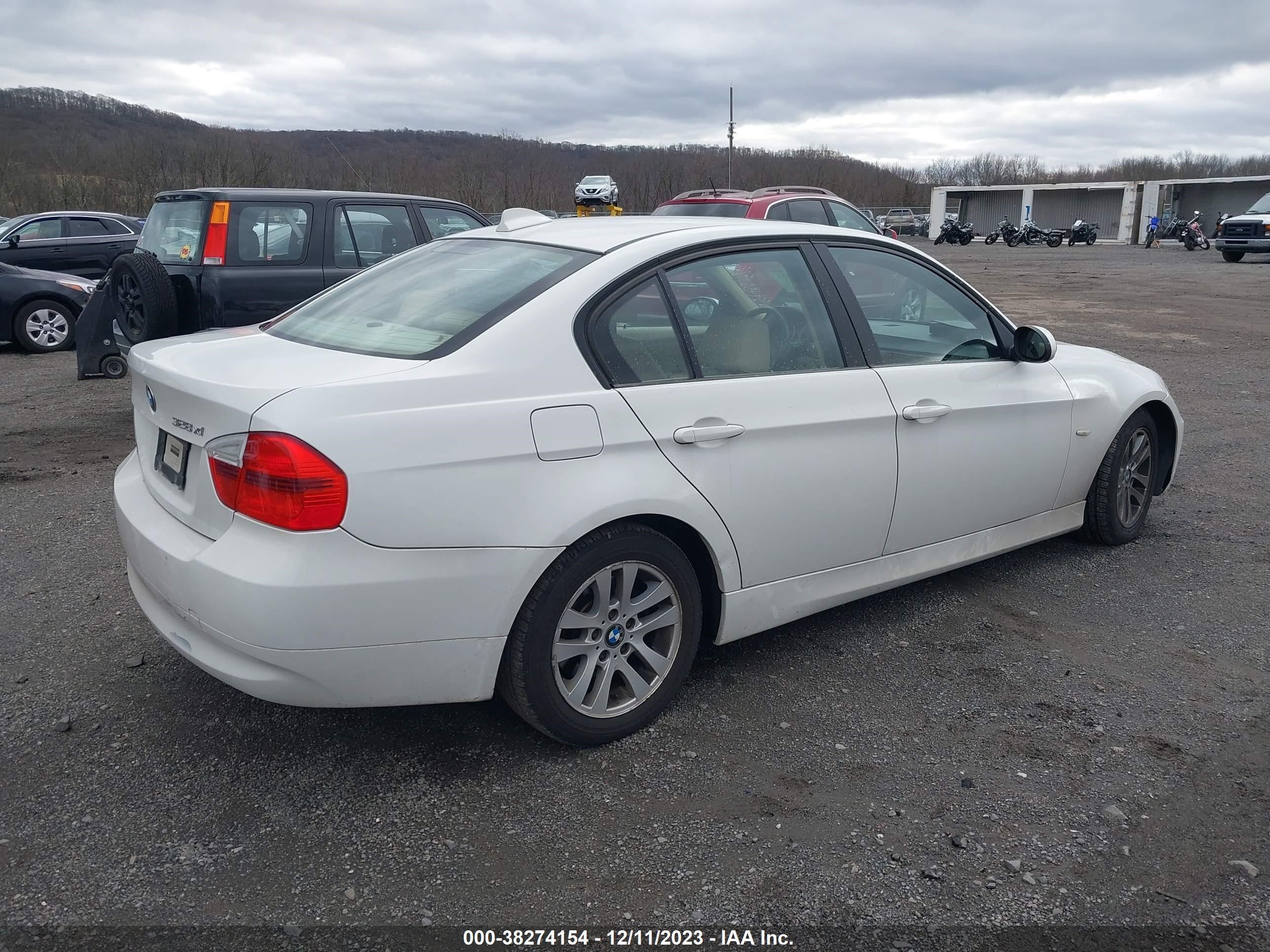 Photo 3 VIN: WBAVC93557K031328 - BMW 3ER 