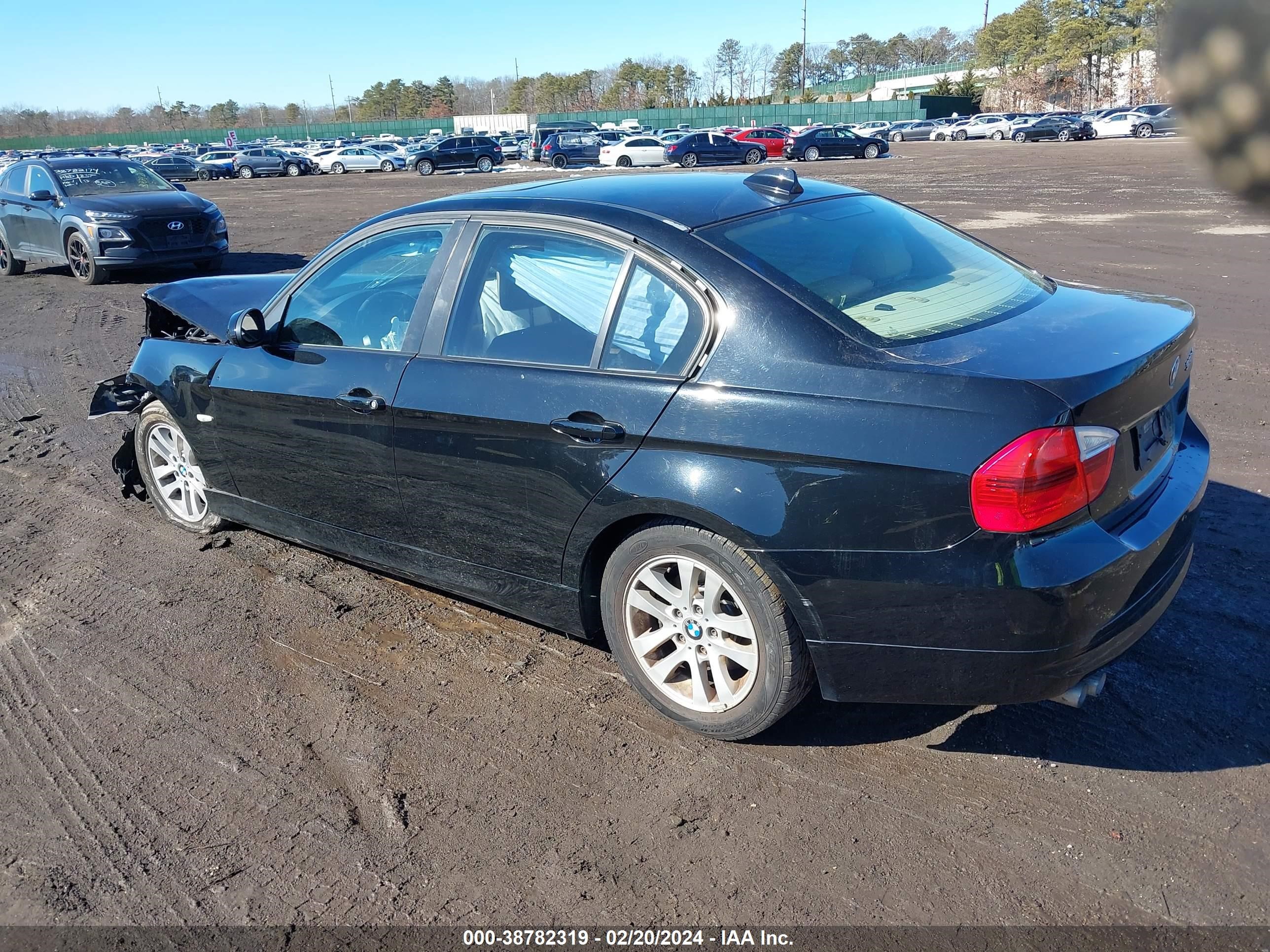 Photo 2 VIN: WBAVC93557KX56184 - BMW 3ER 