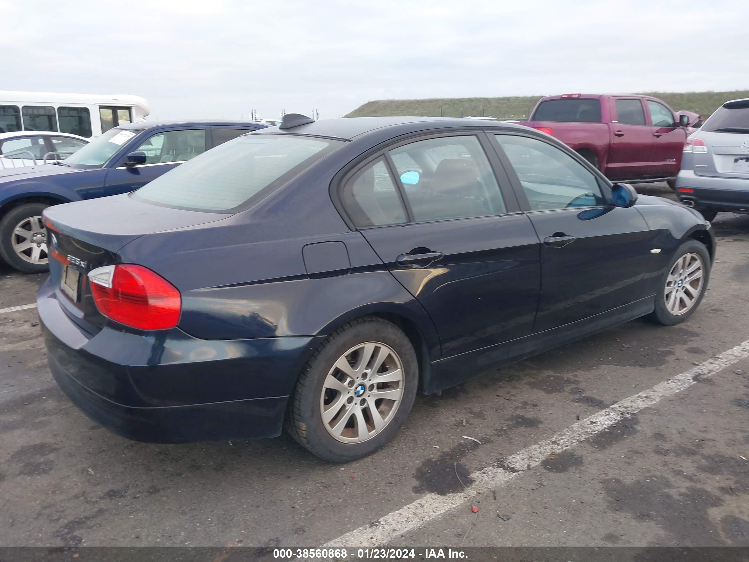 Photo 3 VIN: WBAVC93567K035324 - BMW 3ER 