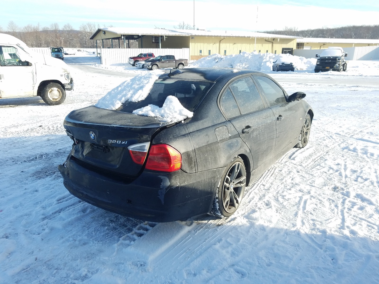 Photo 3 VIN: WBAVC935X7KX60893 - BMW 328 XI 