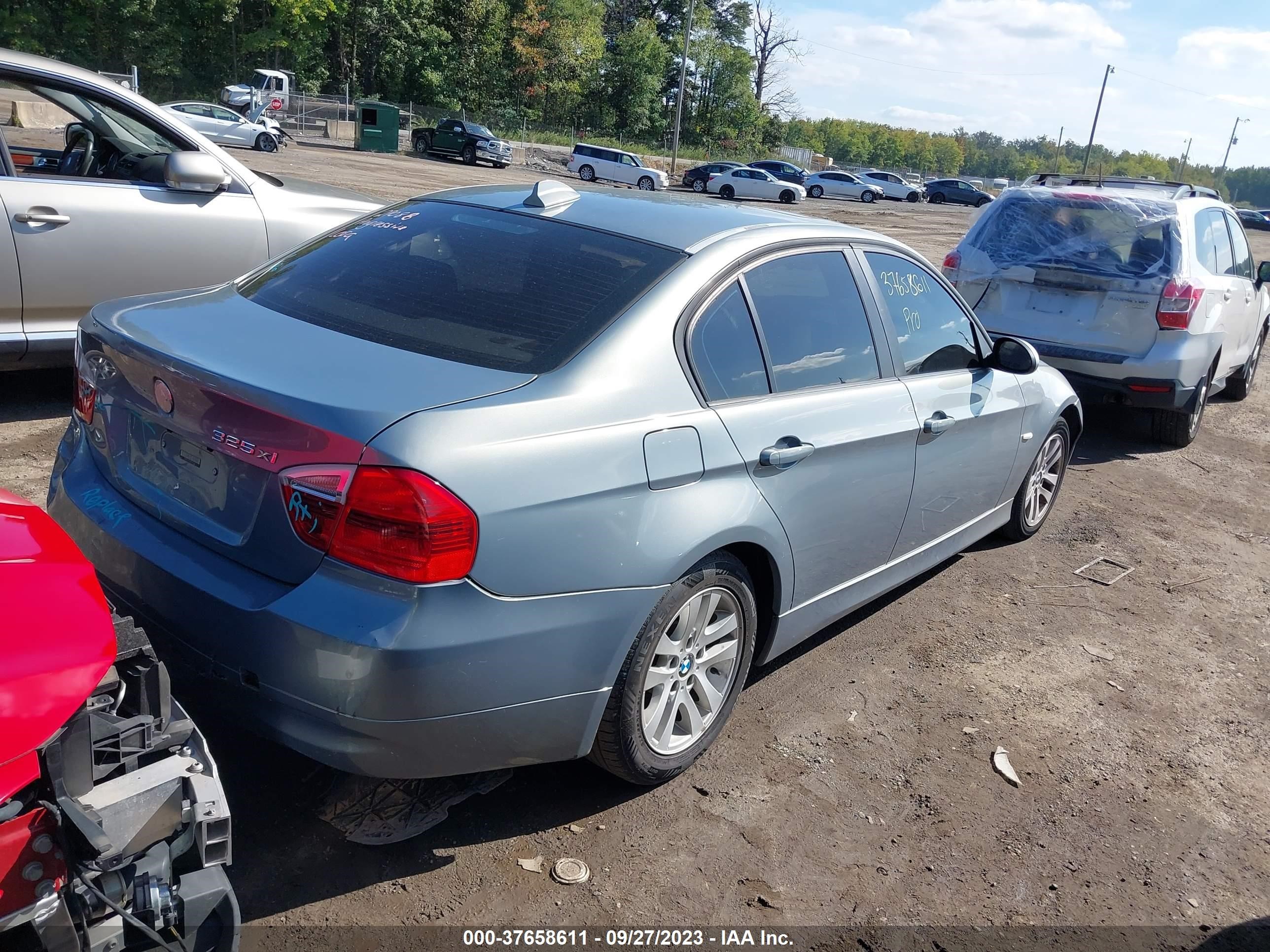 Photo 3 VIN: WBAVD13576KV10525 - BMW 3ER 