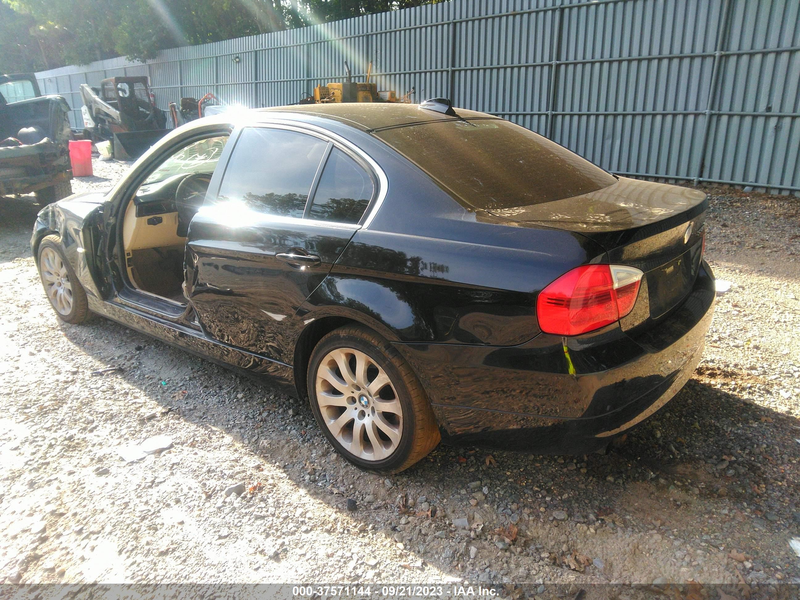 Photo 2 VIN: WBAVD33526KV66321 - BMW 3ER 