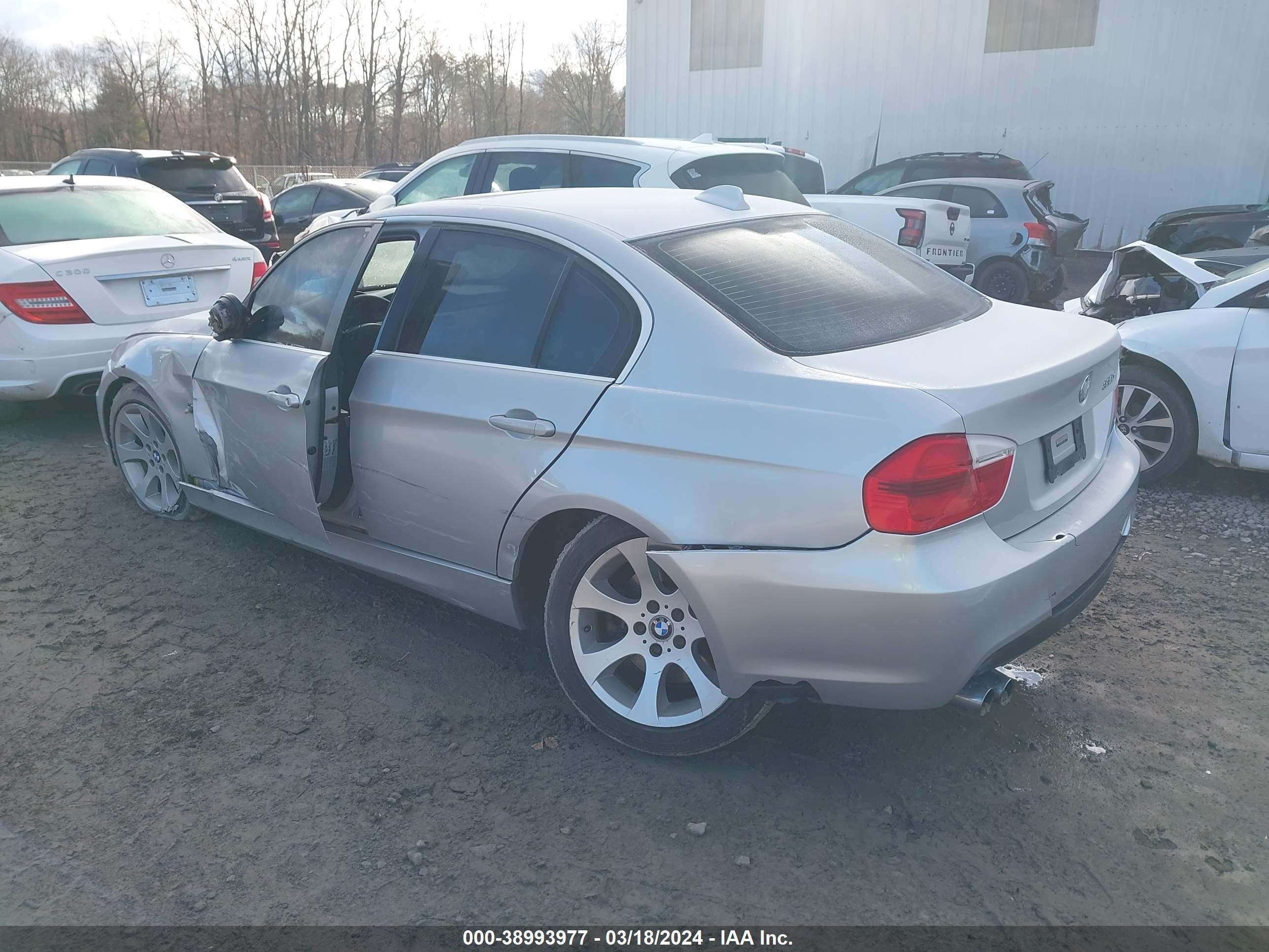 Photo 2 VIN: WBAVD33586KV66808 - BMW 3ER 