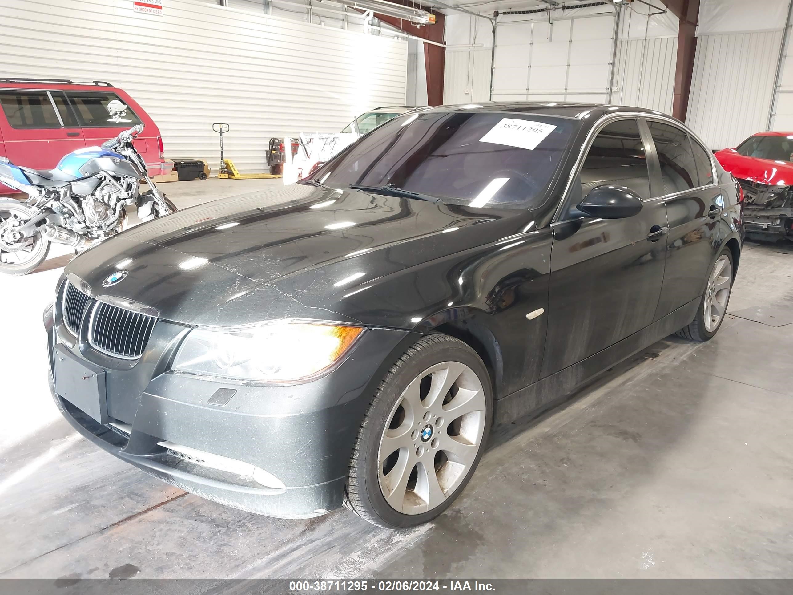 Photo 1 VIN: WBAVD33596KV66641 - BMW 3ER 