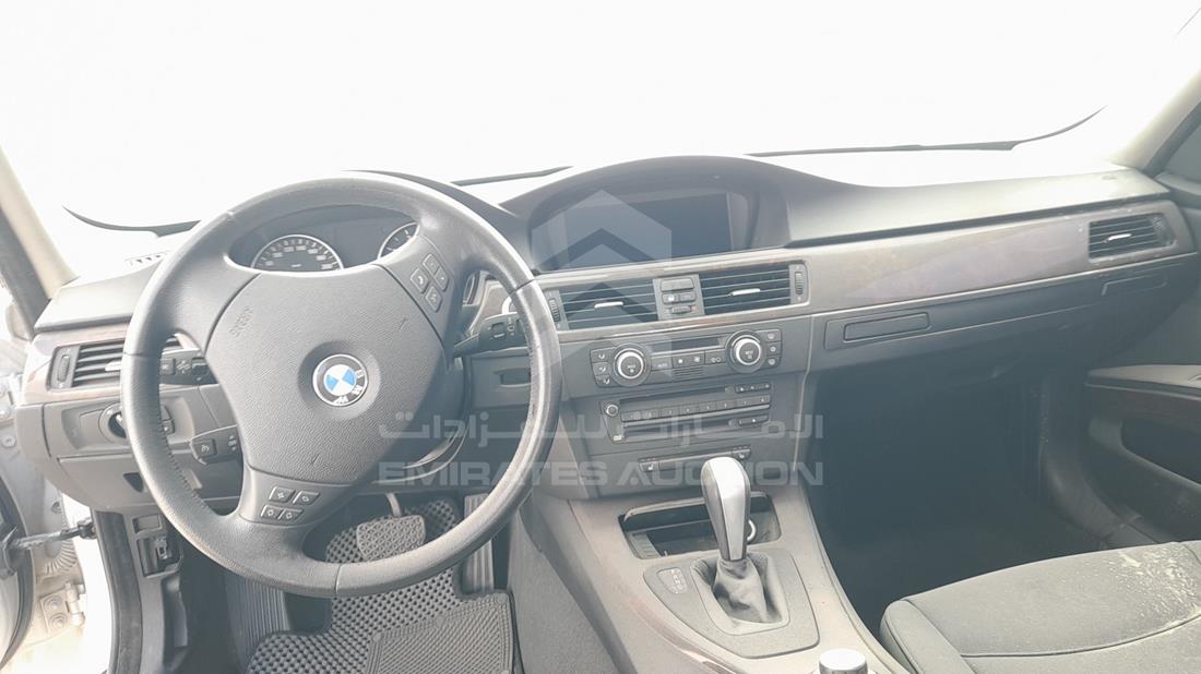 Photo 13 VIN: WBAVG71067A049150 - BMW 320I 