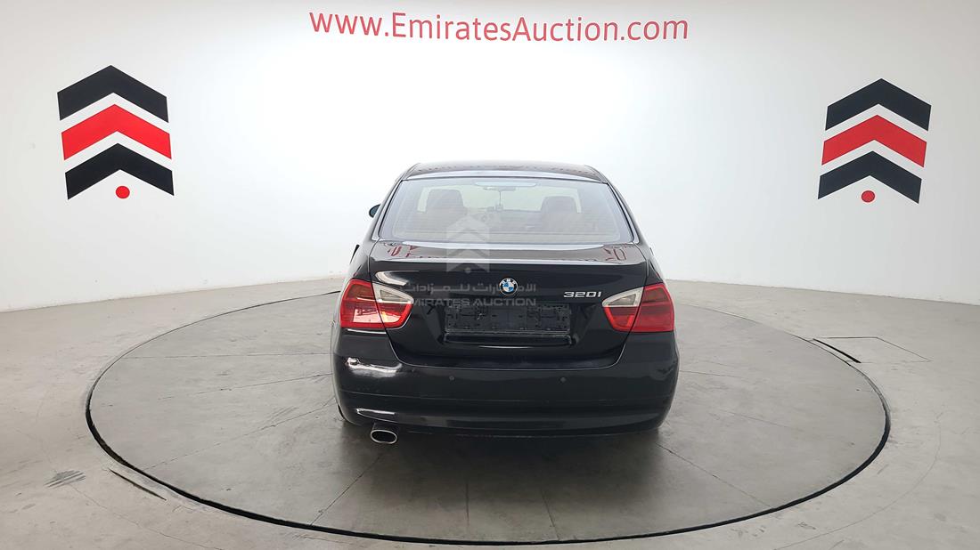 Photo 10 VIN: WBAVG71068A402665 - BMW 320I 