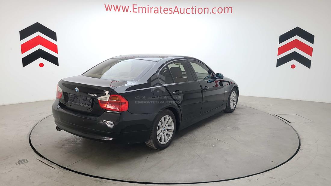 Photo 12 VIN: WBAVG71068A402665 - BMW 320I 