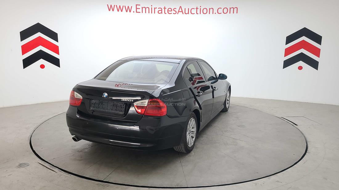 Photo 13 VIN: WBAVG71068A402665 - BMW 320I 