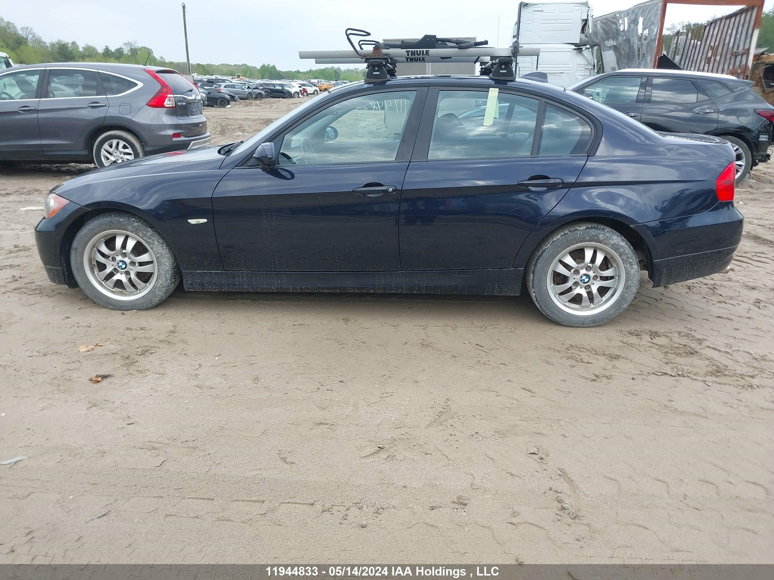 Photo 13 VIN: WBAVH13547KR82204 - BMW 3ER 