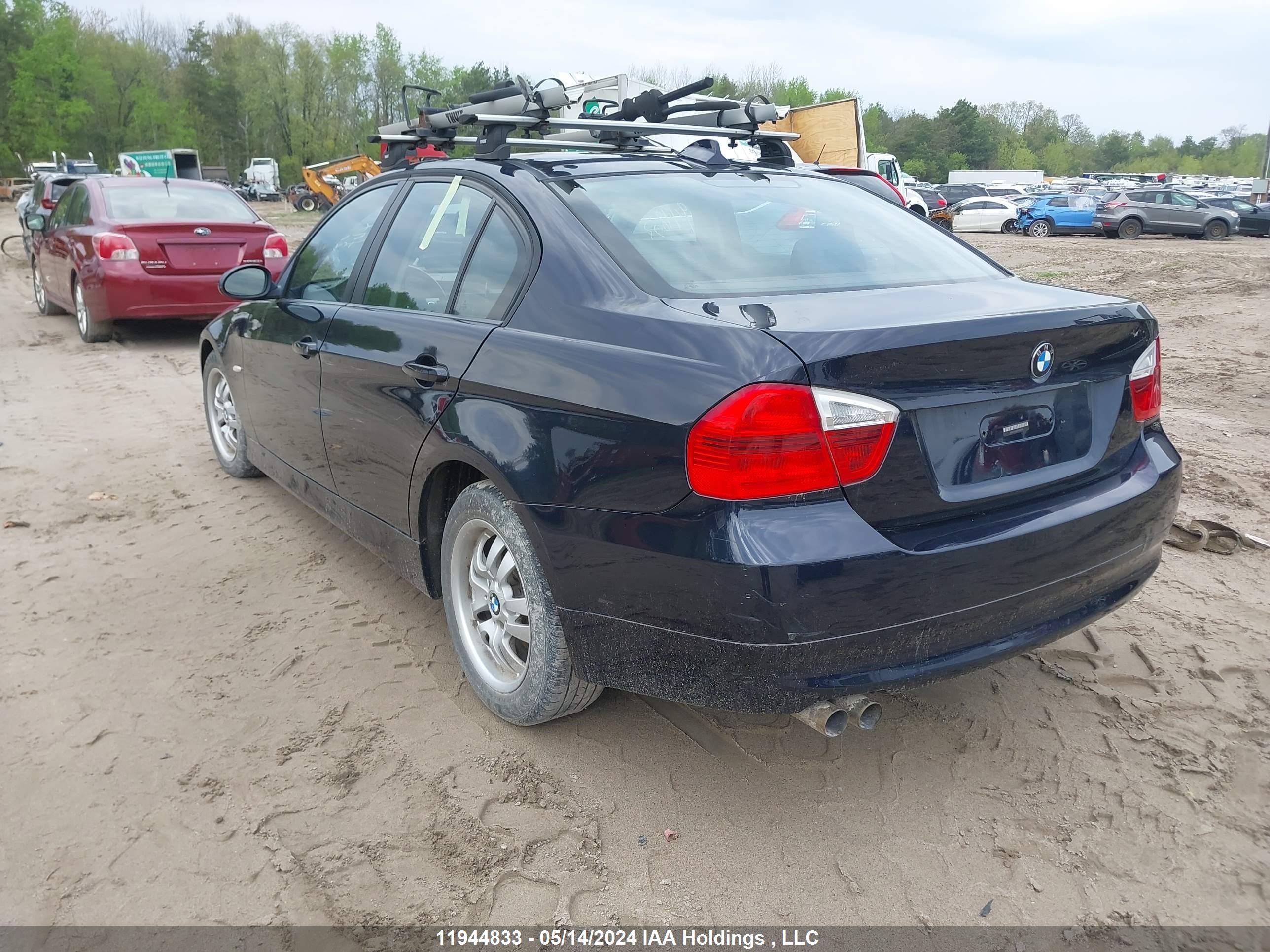 Photo 2 VIN: WBAVH13547KR82204 - BMW 3ER 