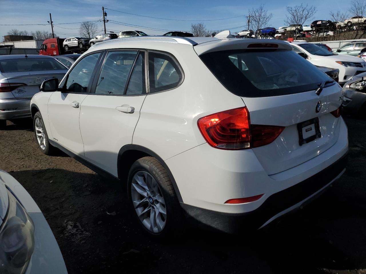 Photo 1 VIN: WBAVL1C52FVY29820 - BMW X1 