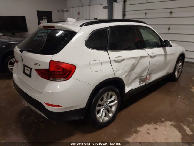 Photo 3 VIN: WBAVL1C52FVY33138 - BMW X1 