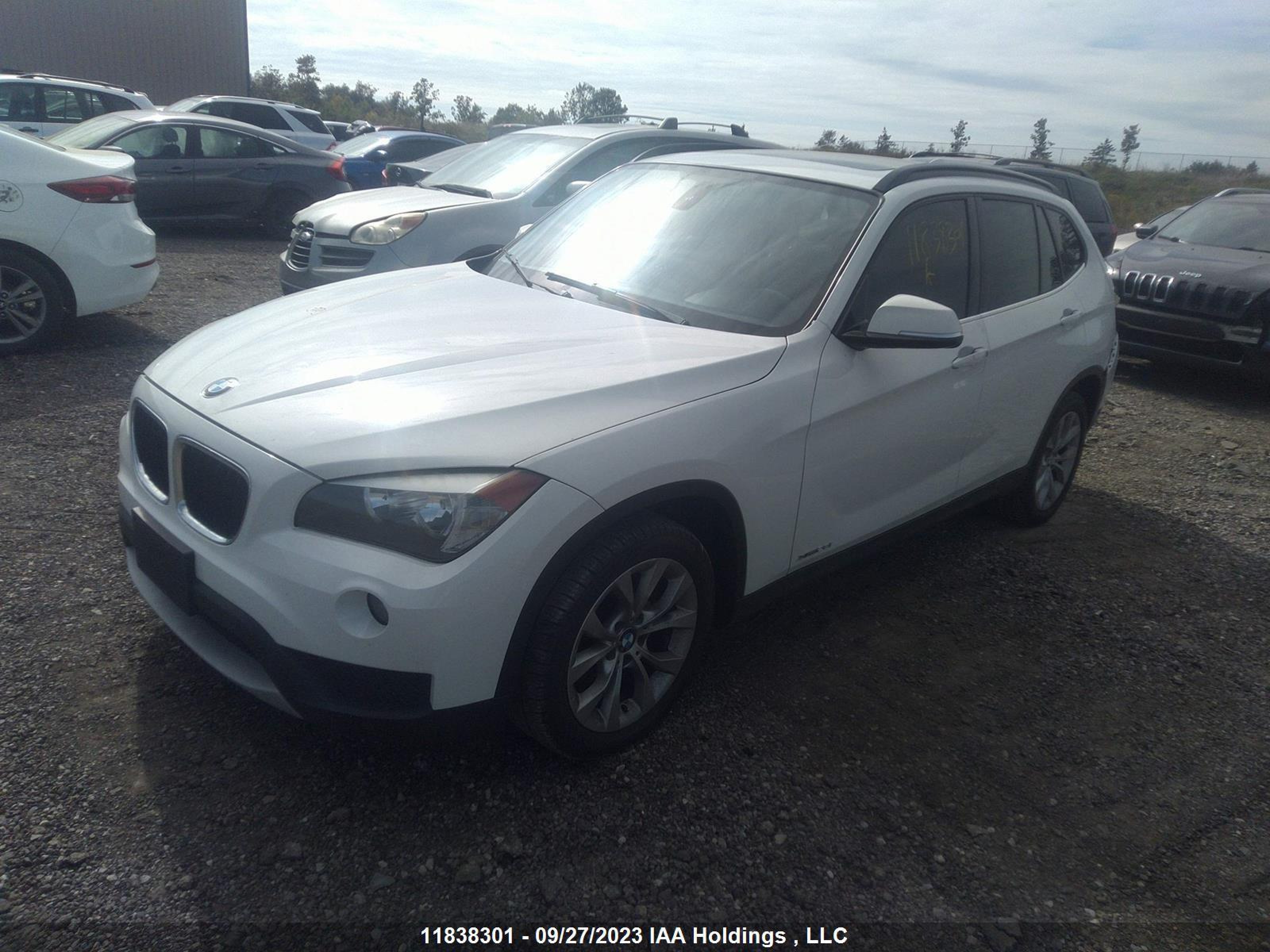 Photo 1 VIN: WBAVL1C53EVR93463 - BMW X1 