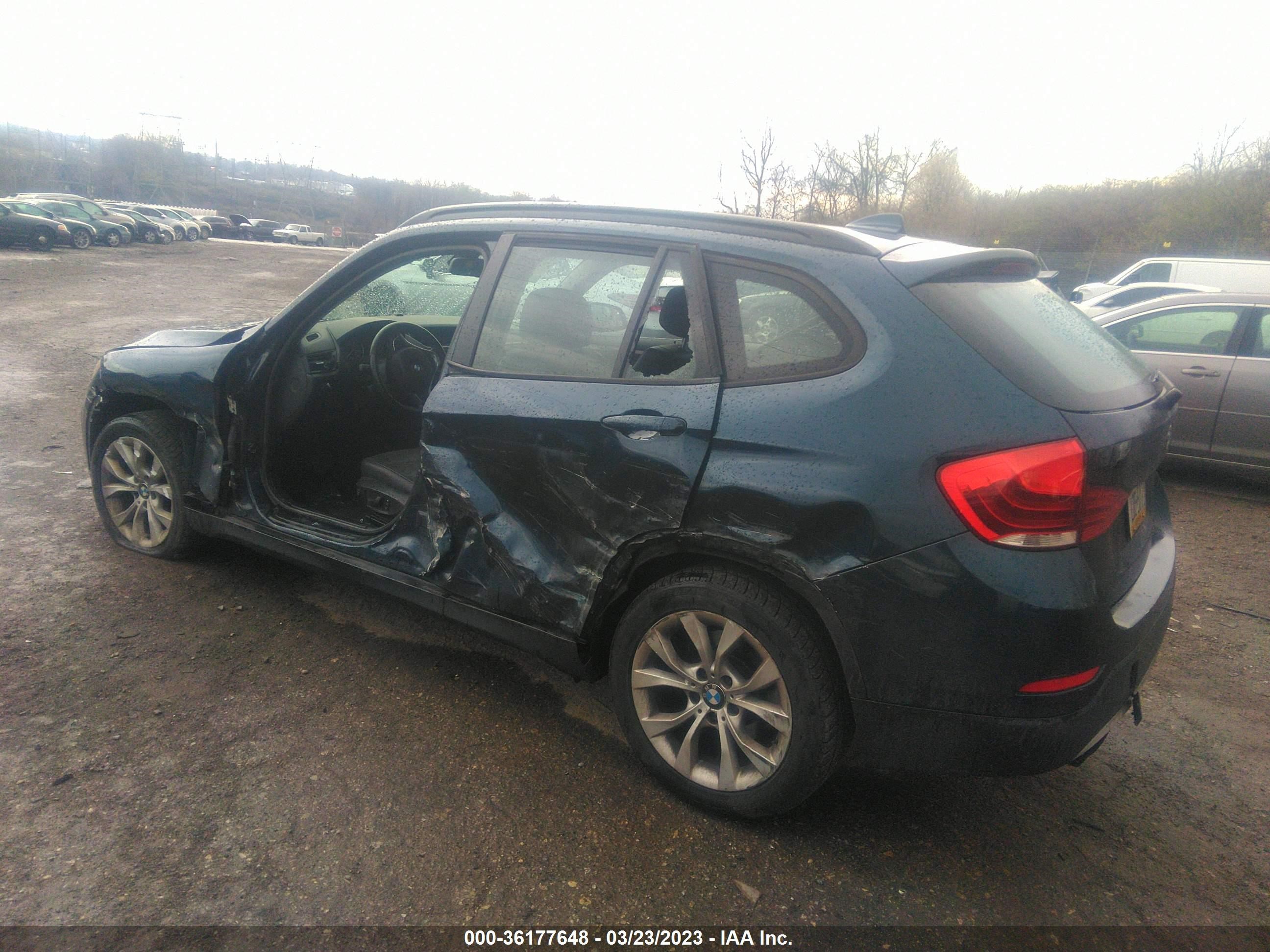 Photo 2 VIN: WBAVL1C53EVY12040 - BMW X1 