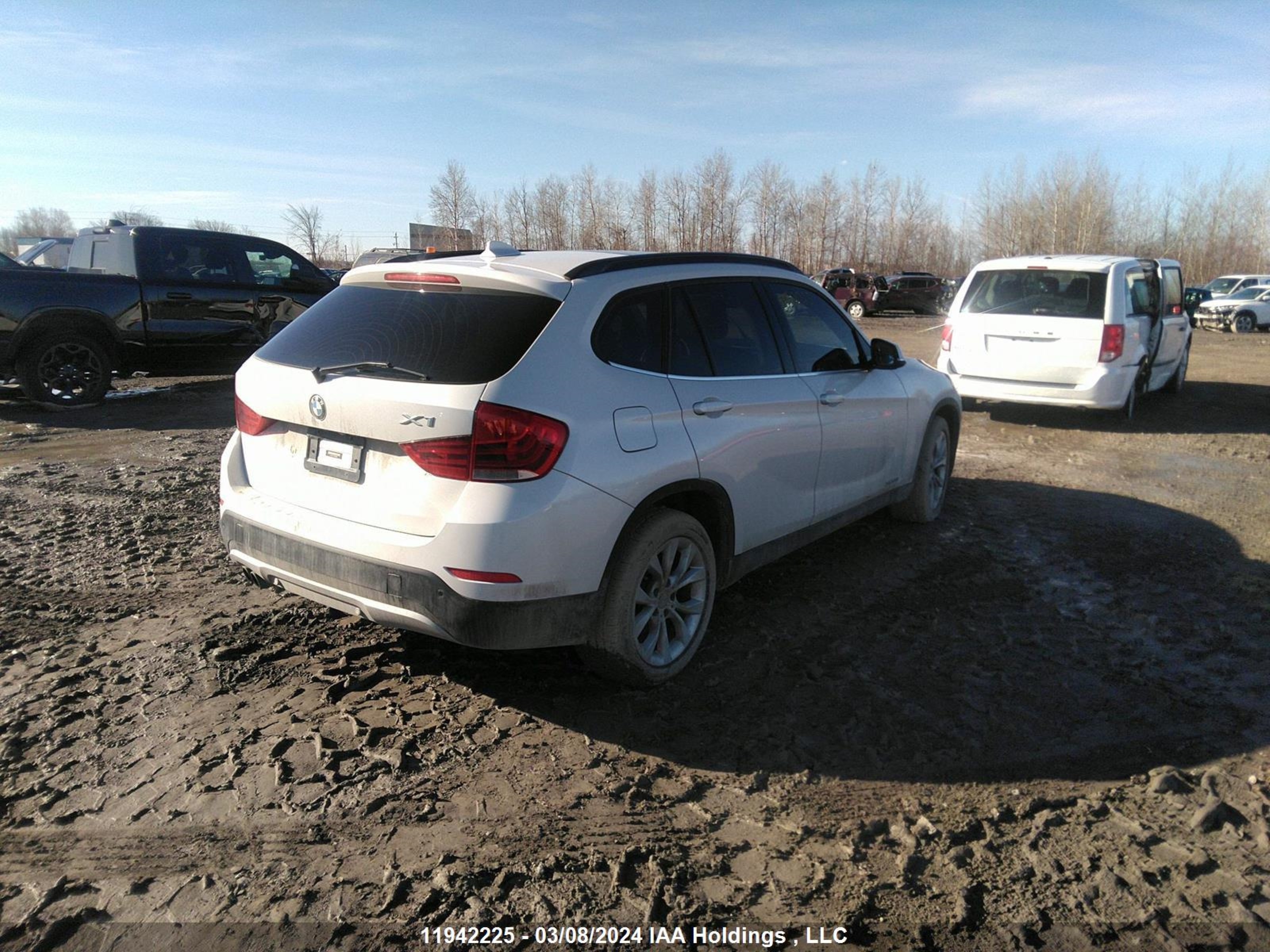 Photo 3 VIN: WBAVL1C54EVR94668 - BMW X1 