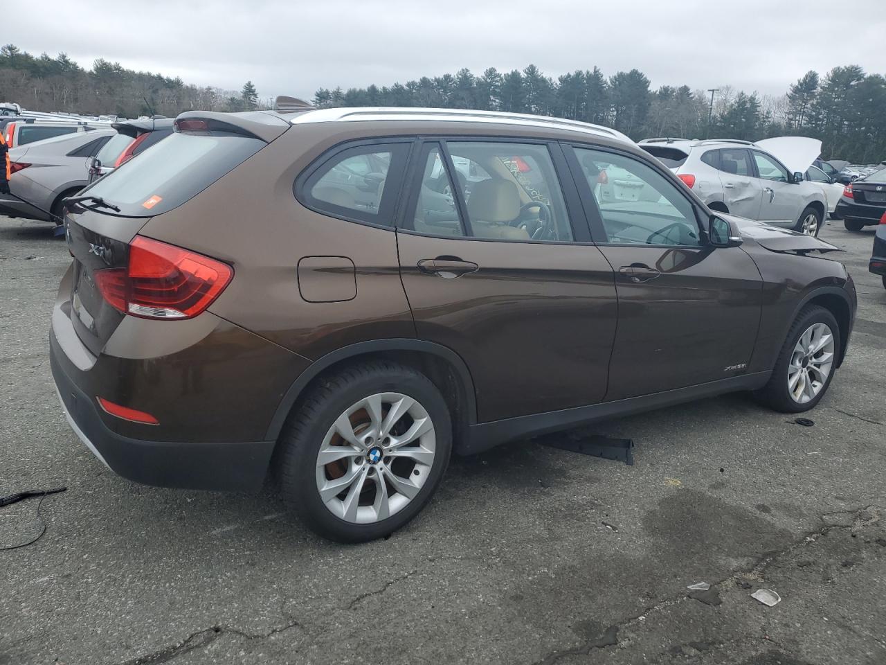 Photo 2 VIN: WBAVL1C54EVY17408 - BMW X1 