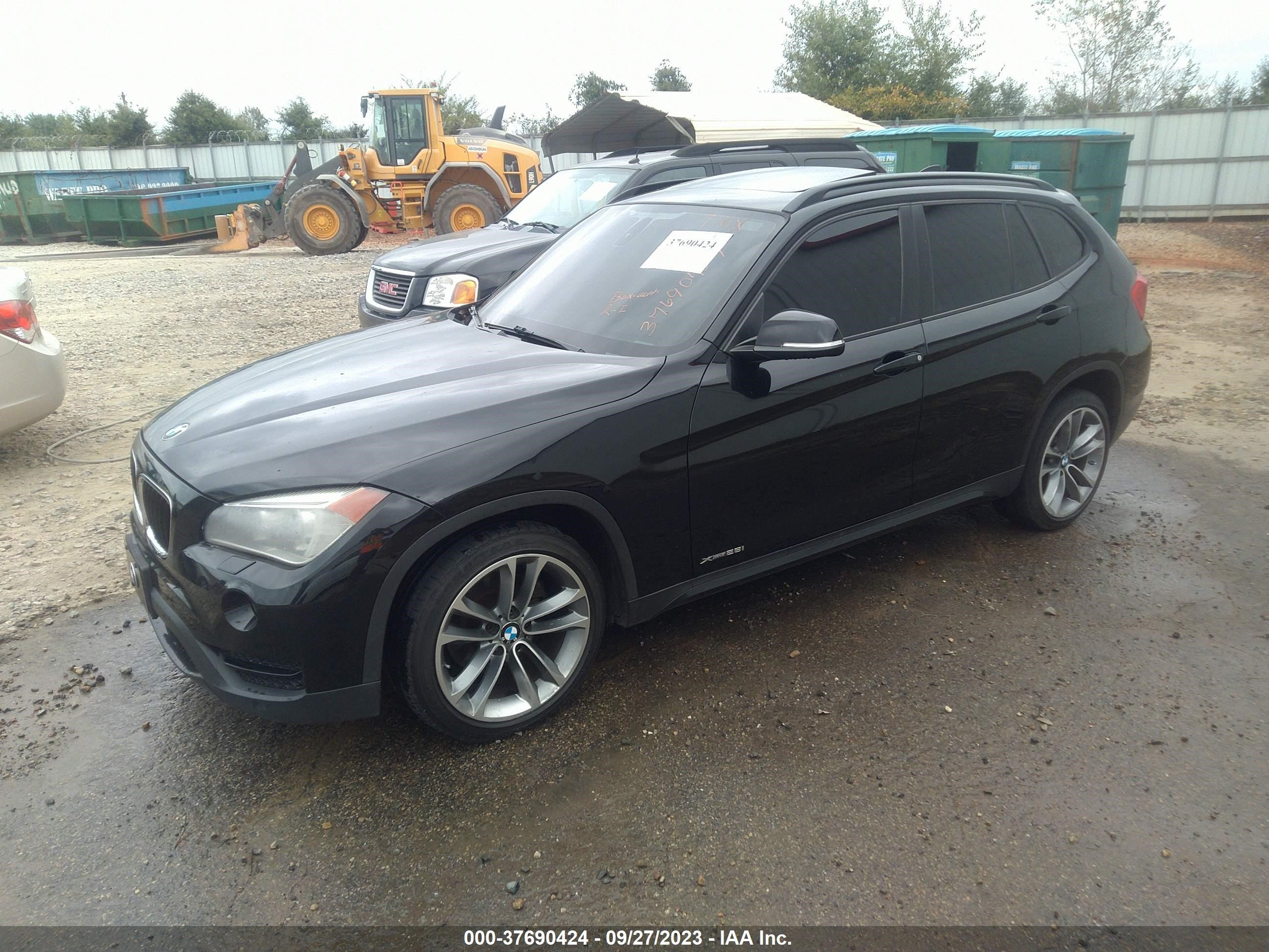 Photo 1 VIN: WBAVL1C56DVR87803 - BMW X1 