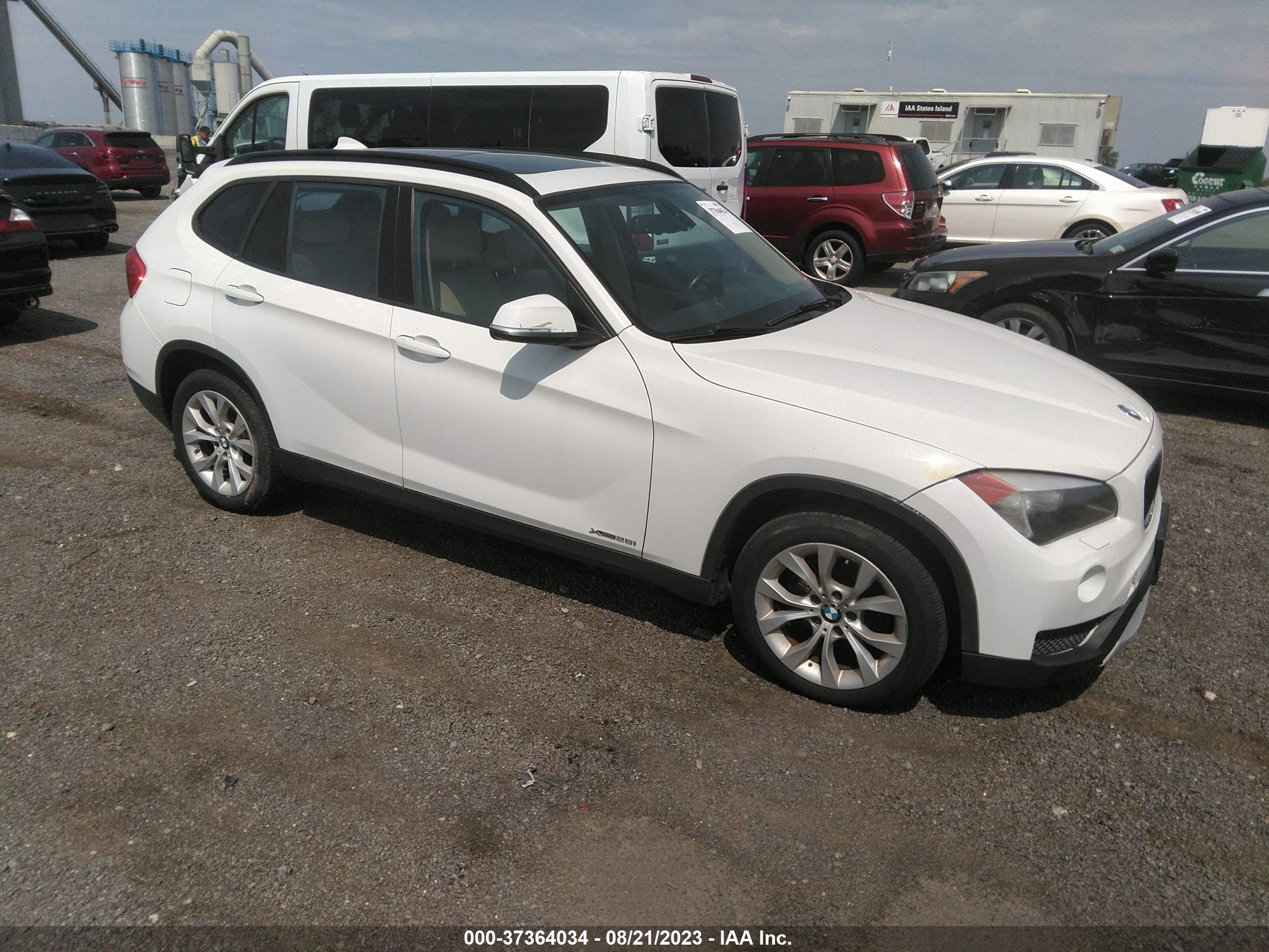 Photo 0 VIN: WBAVL1C56EVY24098 - BMW X1 