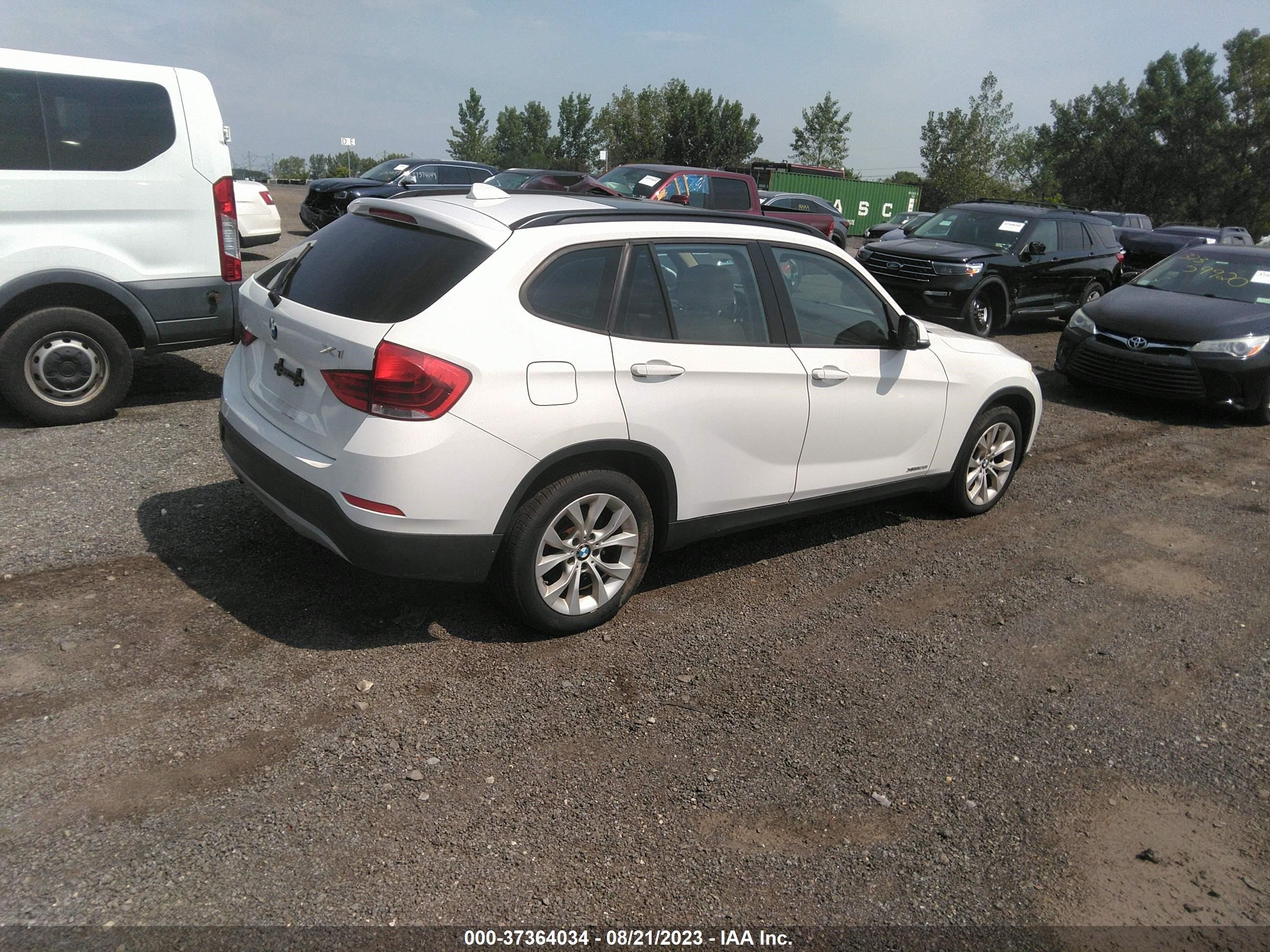 Photo 3 VIN: WBAVL1C56EVY24098 - BMW X1 